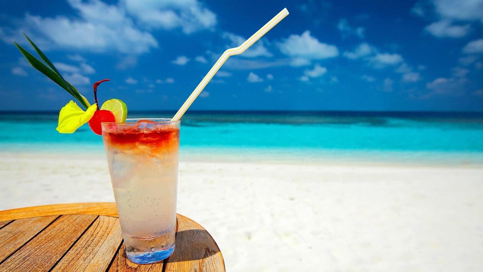 Cocktail su spiaggia tropicale, 1920x1080 1080p, Desktop