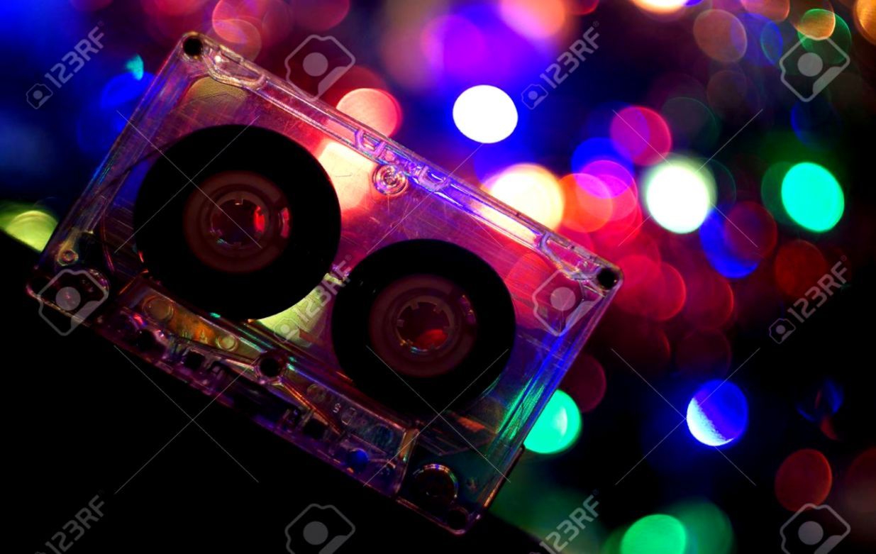 Musicassetta con luci bokeh, 1235x781 HD, Laptop