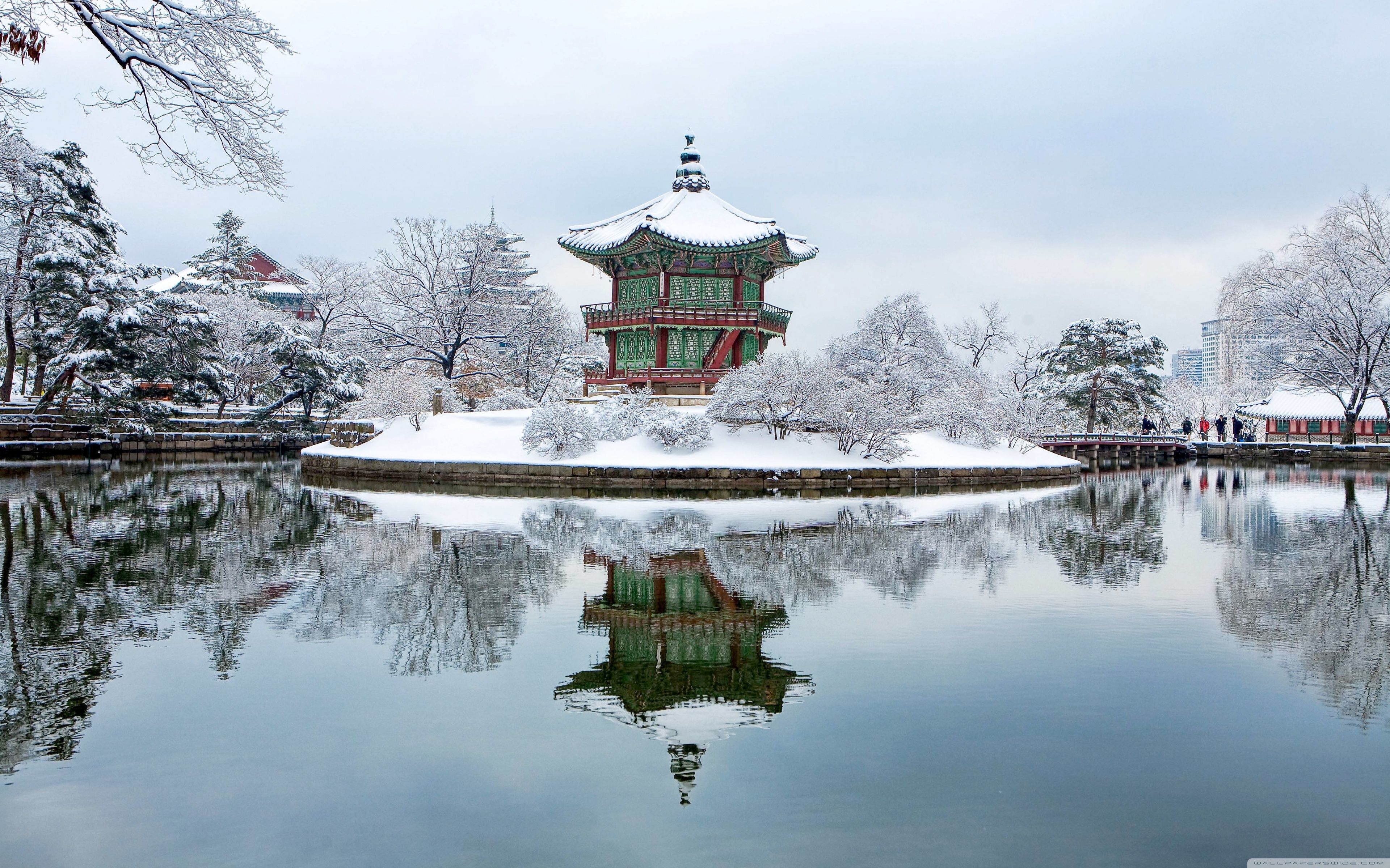 Padiglione coreano innevato sul lago, 3840x2400 Ultra HD, 4K TV