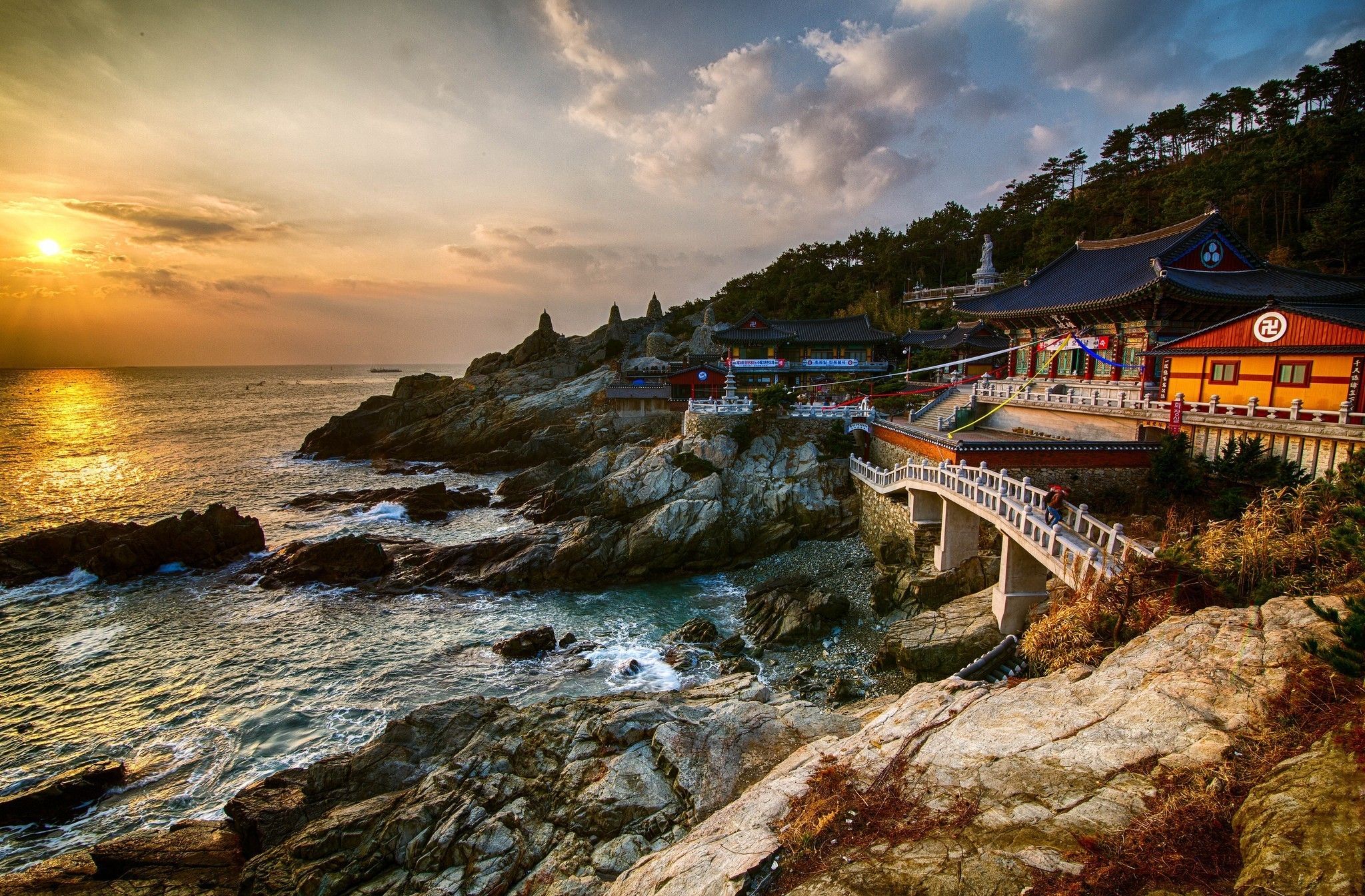 tempio costiero coreano al tramonto, 2048x1345 Hi-Res, PC