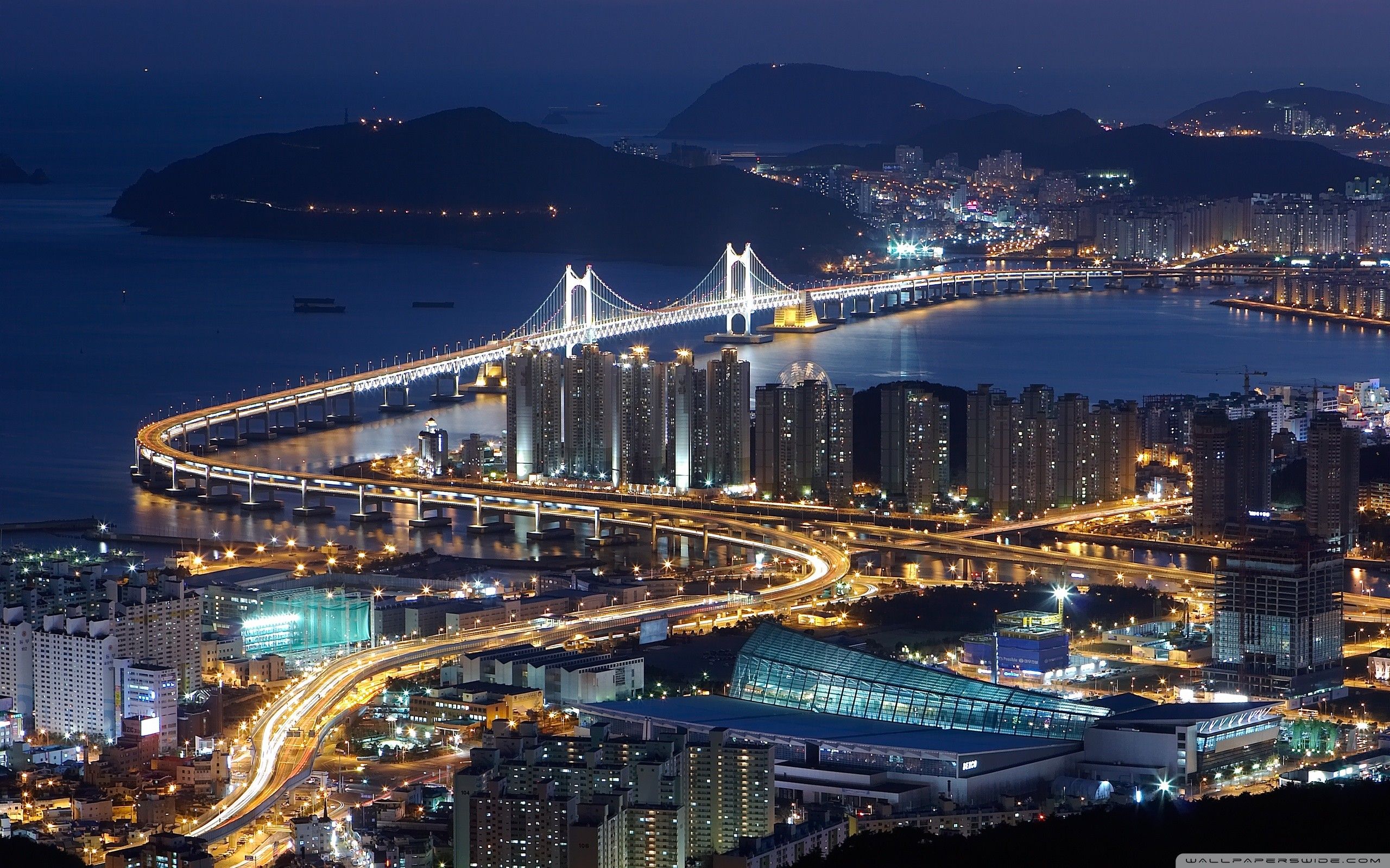 Ponte illuminato città coreana notturna, 2560x1600 WQXGA, PC