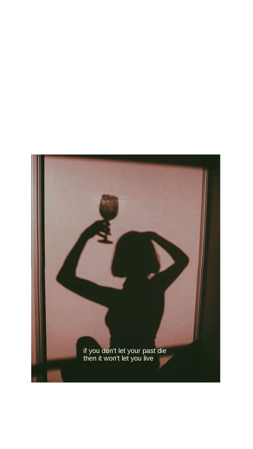 Silhouette donna con calice, 1024x1820 Verticale, Mobile