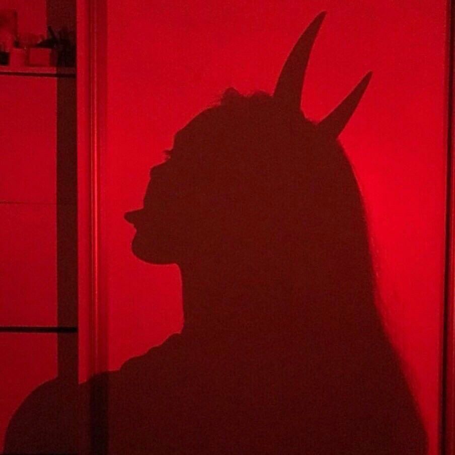 Ombra silhouette corna diavolo rosso, 904x904 HD, Desktop