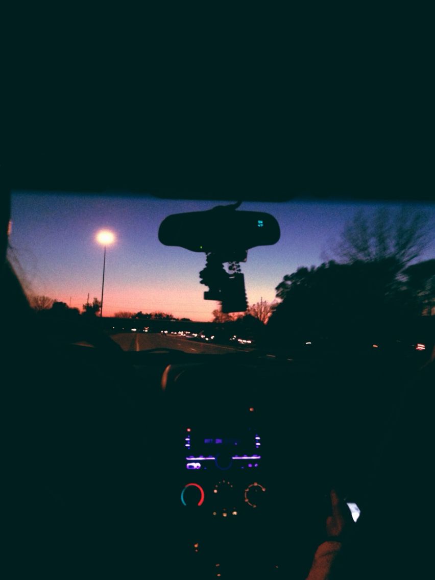 Guida notturna, tramonto auto, 852x1136 Verticale, Mobile