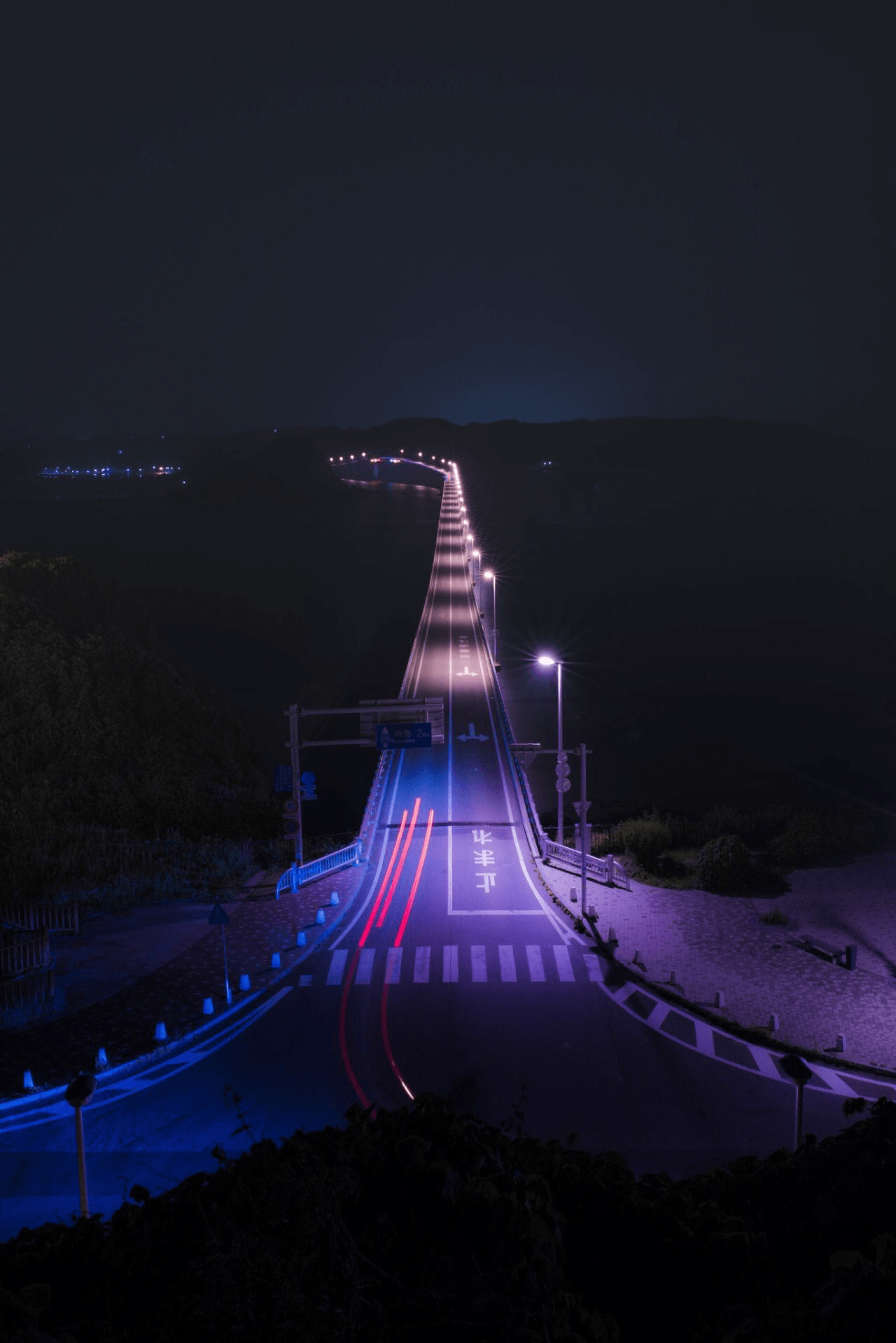 Strada notturna luci al neon, 1280x1918 Full HD Verticale, Smartphone