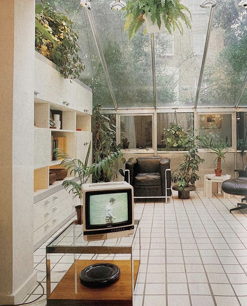 Veranda vintage con piante, 828x1025 Full HD Verticale, iPhone