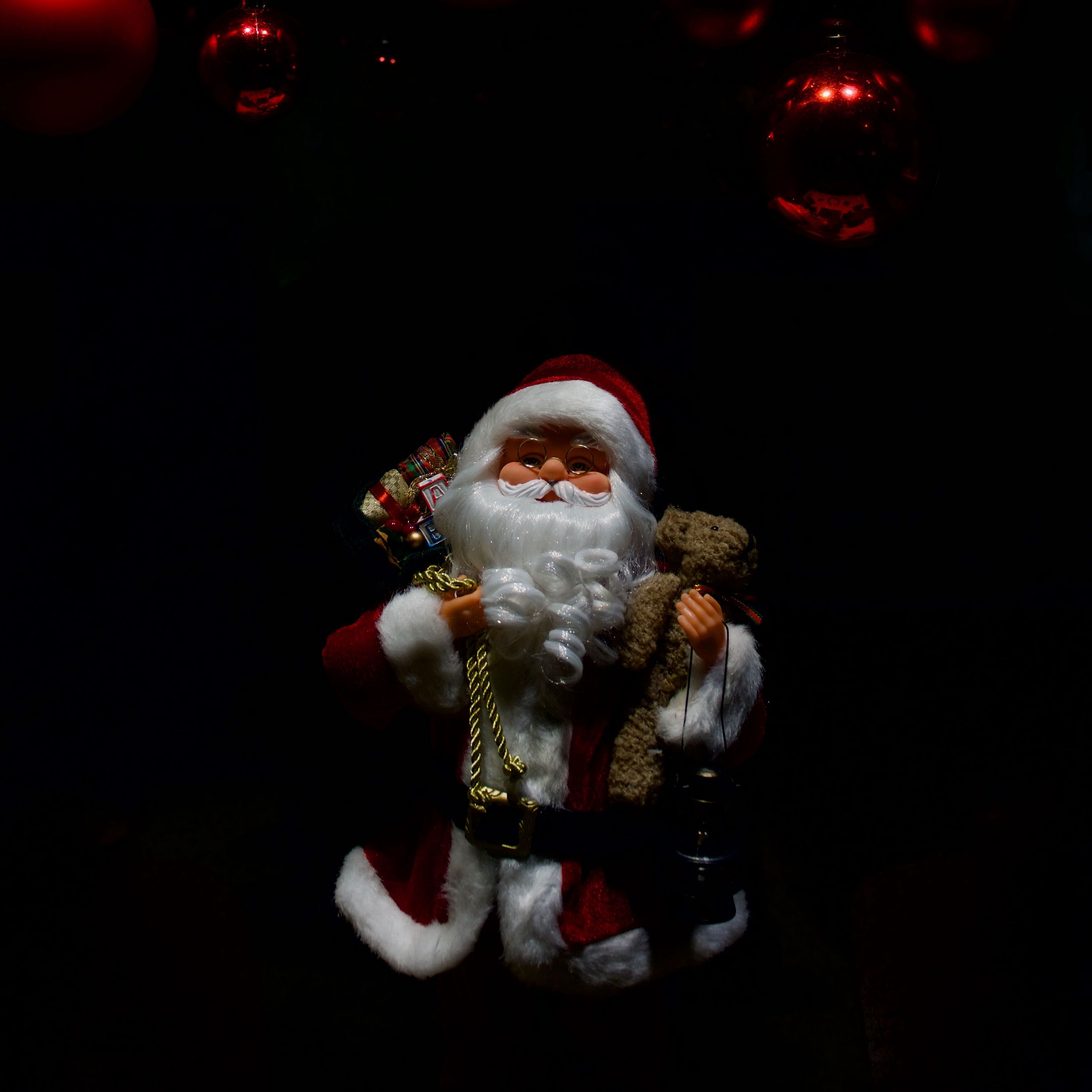 Palle di Natale rosse decorative, 1600x1200 HD, Desktop