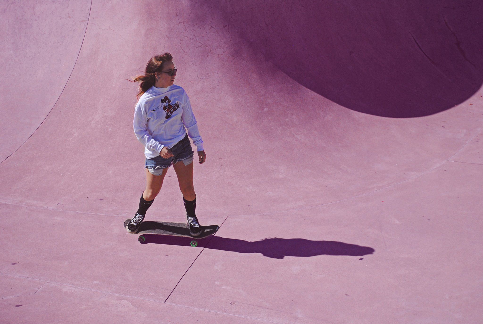 Skater in rampa rosa, 2048x1374 2K, Laptop
