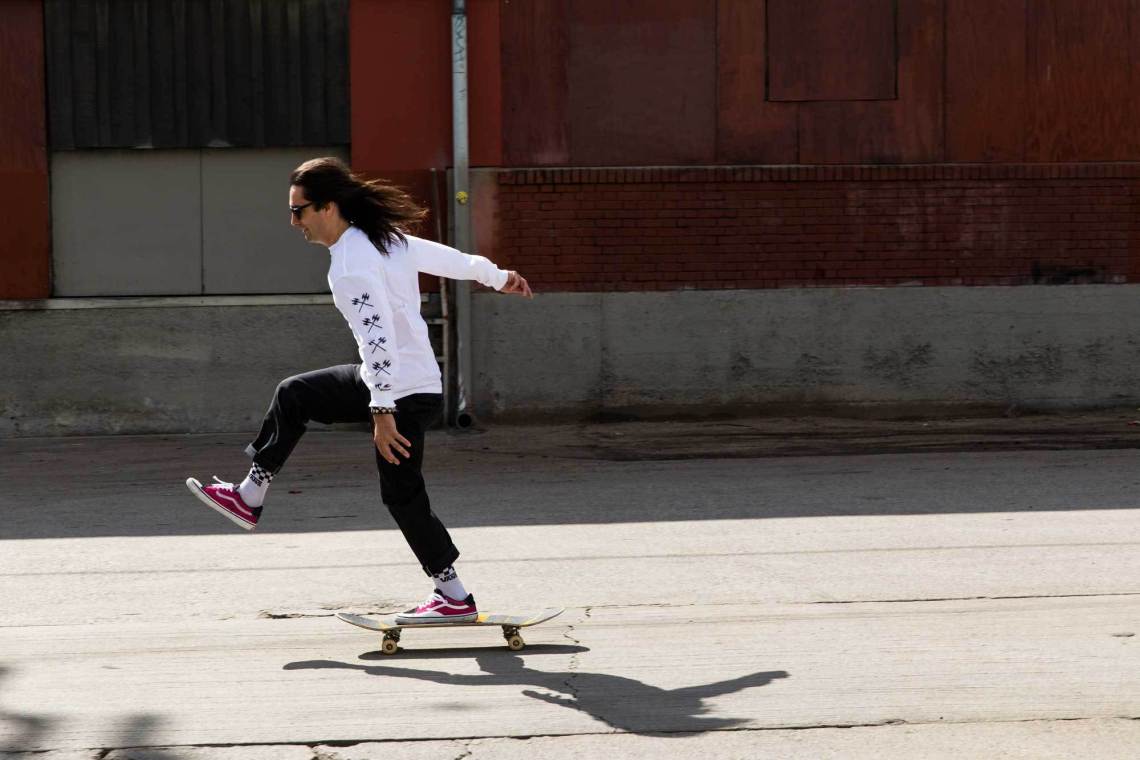 Skater su ringhiera notturno, 2048x1152 alta risoluzione, PC