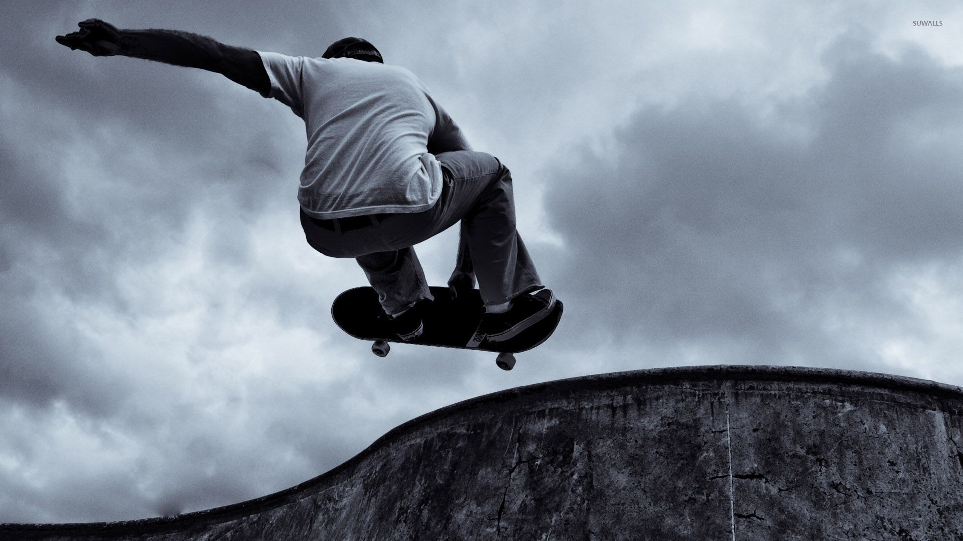 Skater che salta con skateboard, 1080x1920 Full HD Verticale, Smartphone