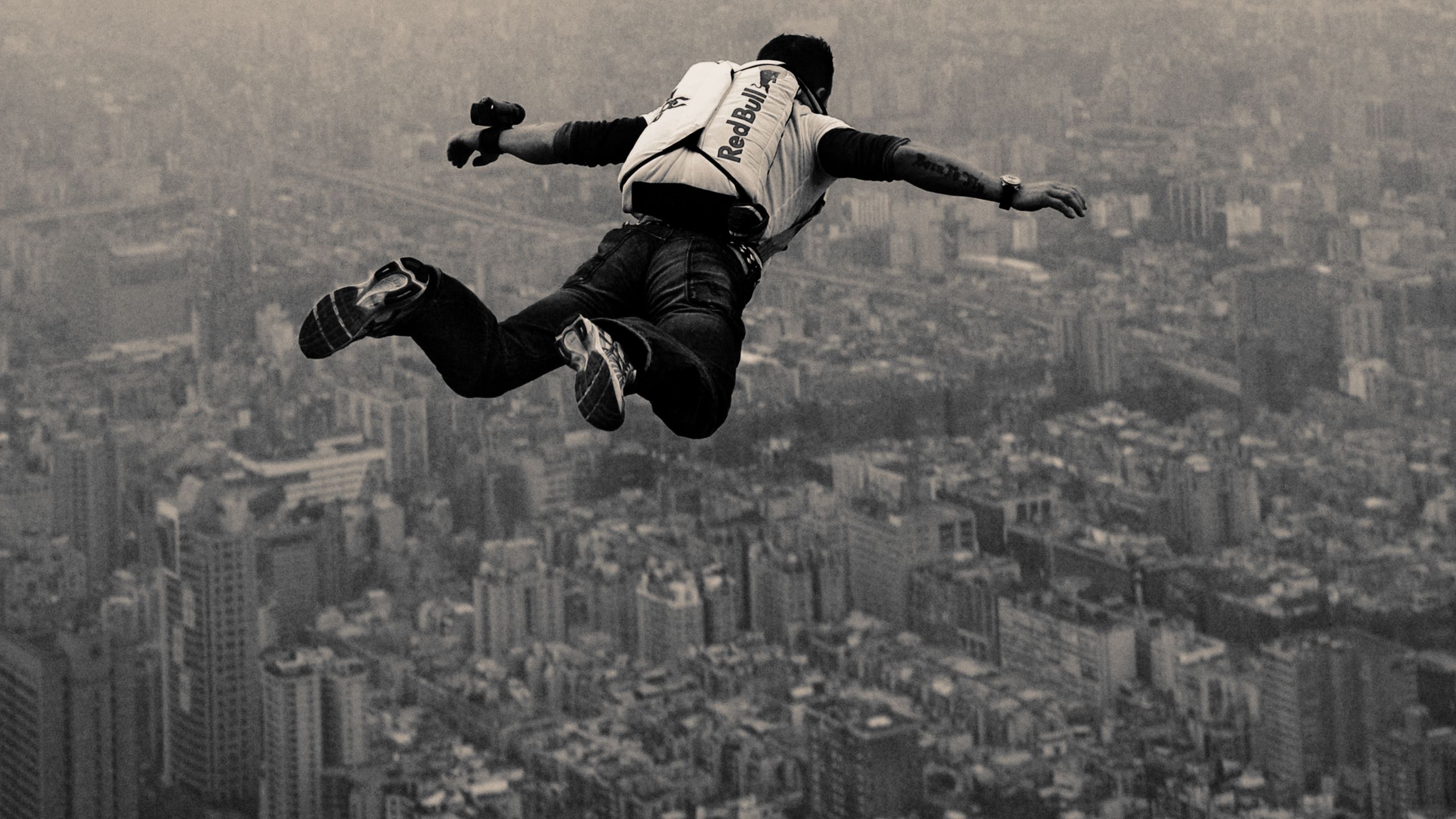 Base jumping su città, 2560x1440 2K, PC Desktop