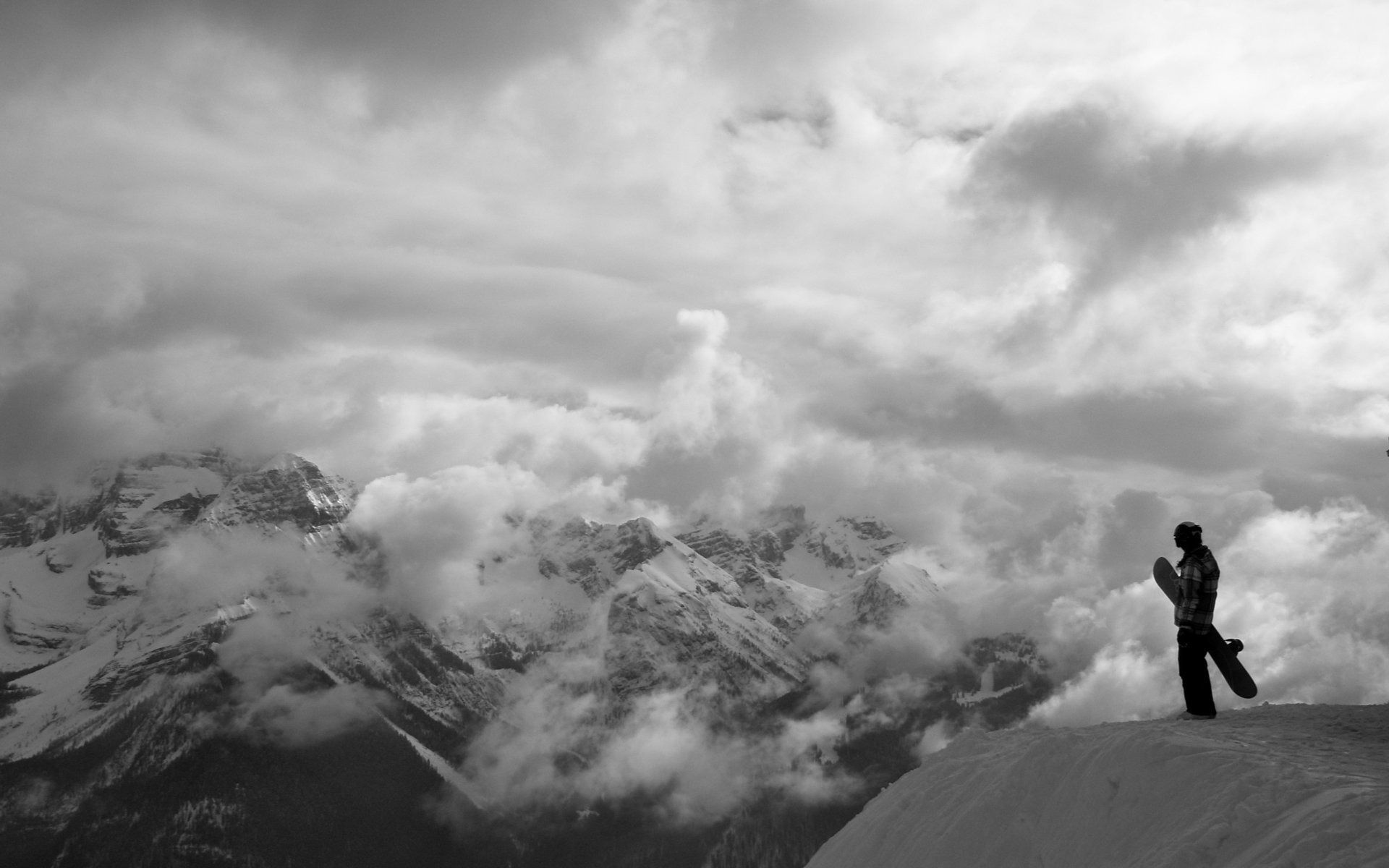 Snowboarder su montagna nuvolosa, 1920x1200 Full HD+ WUXGA, PC Desktop
