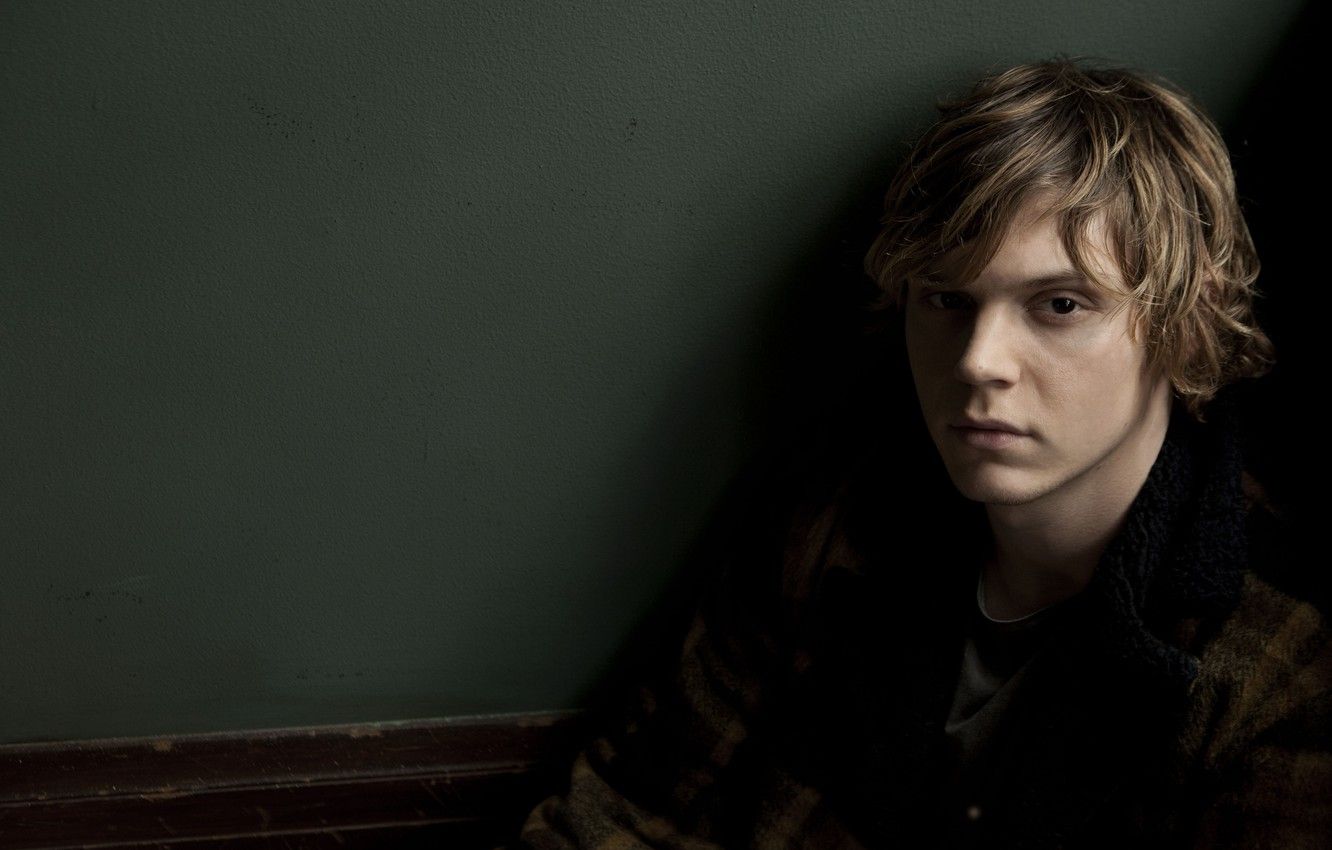 Evan Peters ritratto bianco e nero, 1440x900 720p, PC