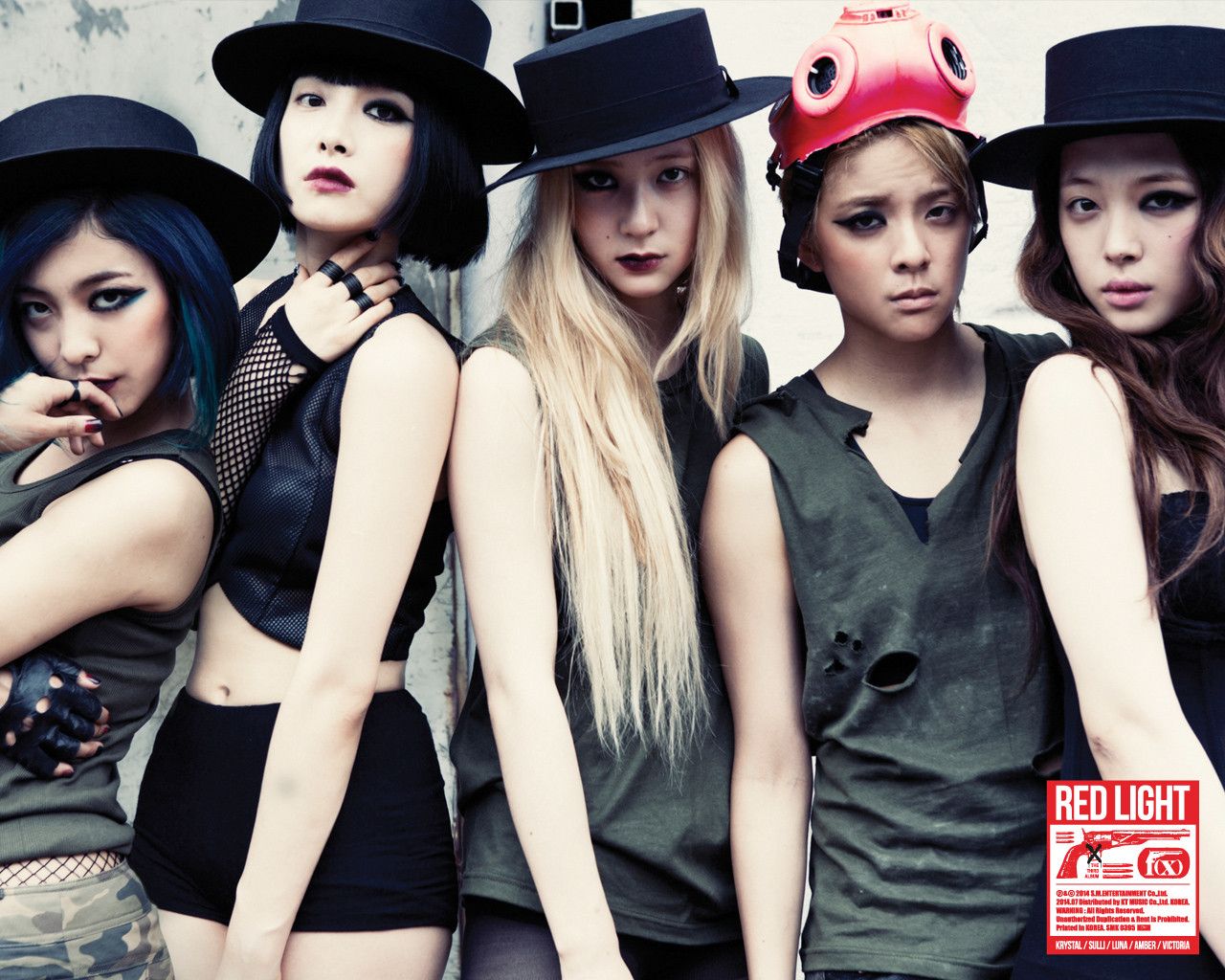 Ragazza kpop asiatica con borsa rossa, 3840x2400 4K Ultra HD, Monitor 4K