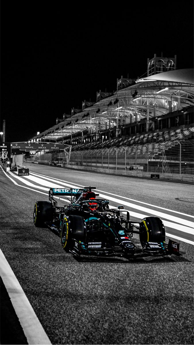 Auto F1 Mercedes in pista, 675x1200 Full HD Verticale, iPhone