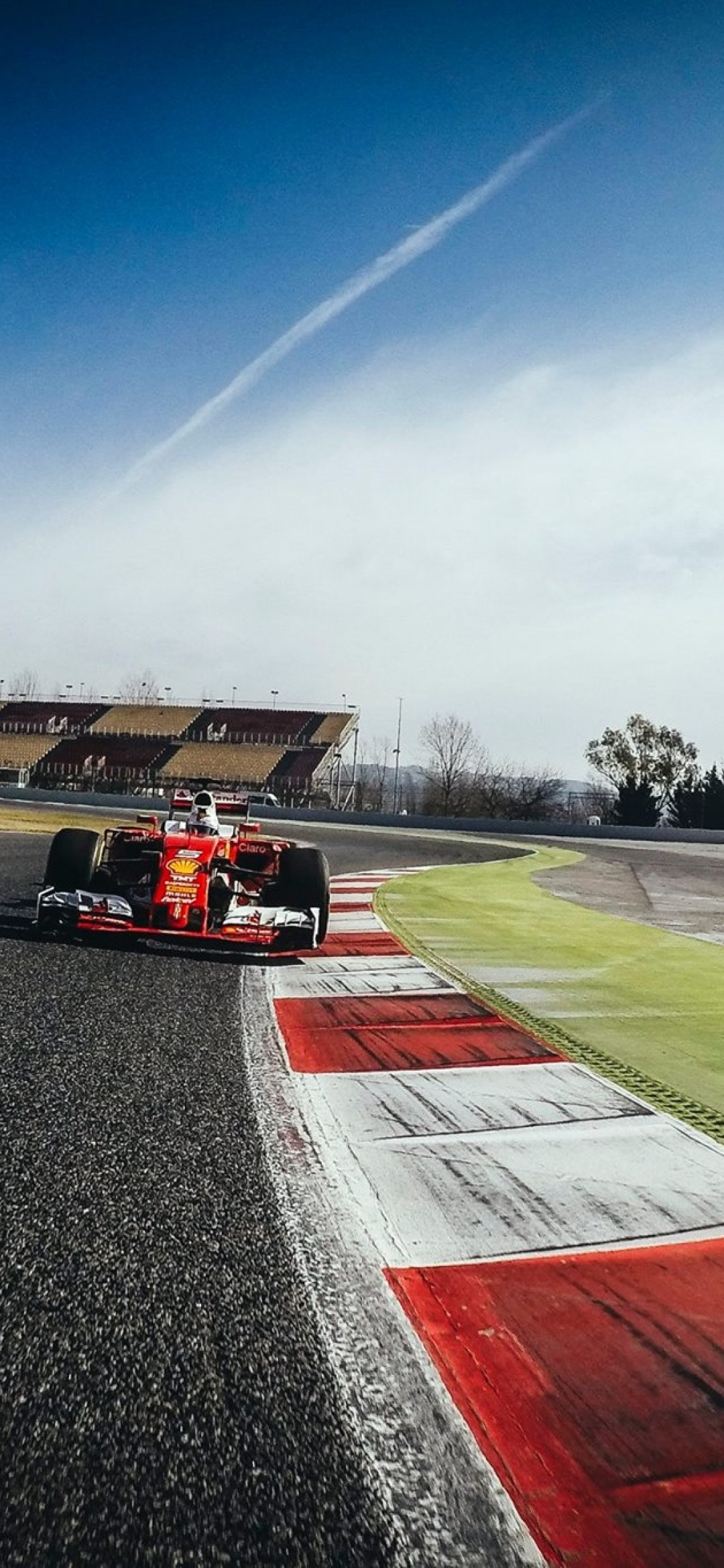 Auto Ferrari F1 pista, supercar italiana, 1080x2340 Verticale, Mobile