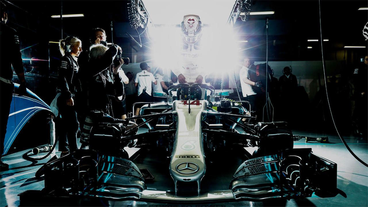 Auto F1 Mercedes garage, 1280x720 720p, Laptop
