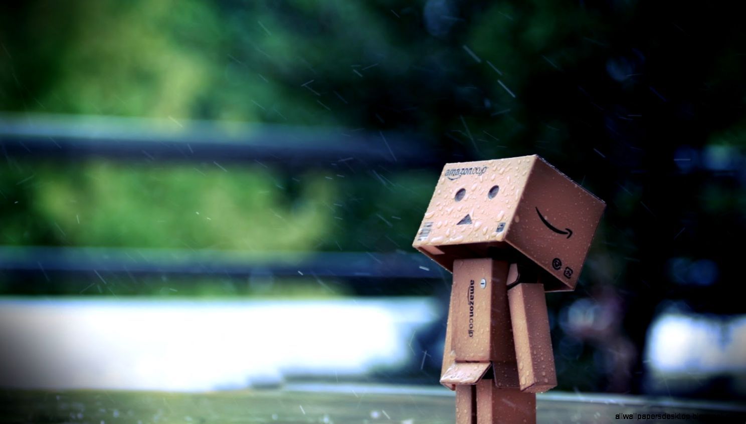 Danbo robot di cartone triste, 1488x846 720p, Laptop