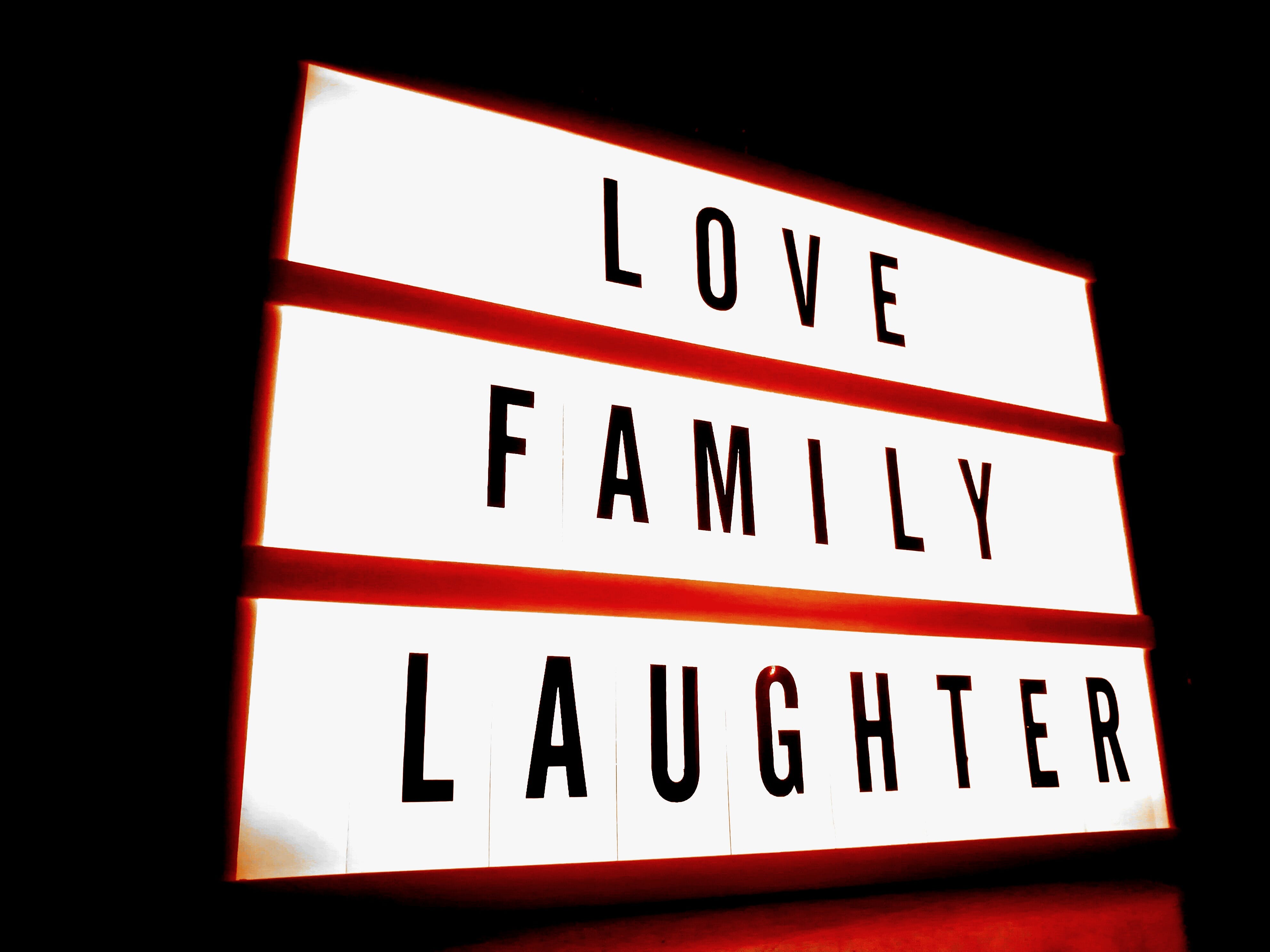 Insegna luminosa Love Family Laughter, 3968x2976 UHD, PC 4K