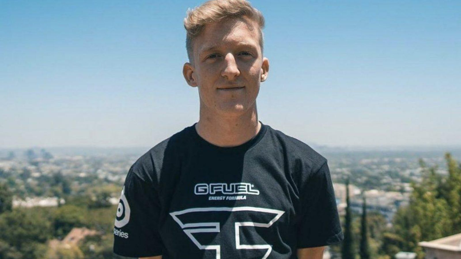 Tfue con maglia FaZe, 1600x900 HD Ready, Laptop