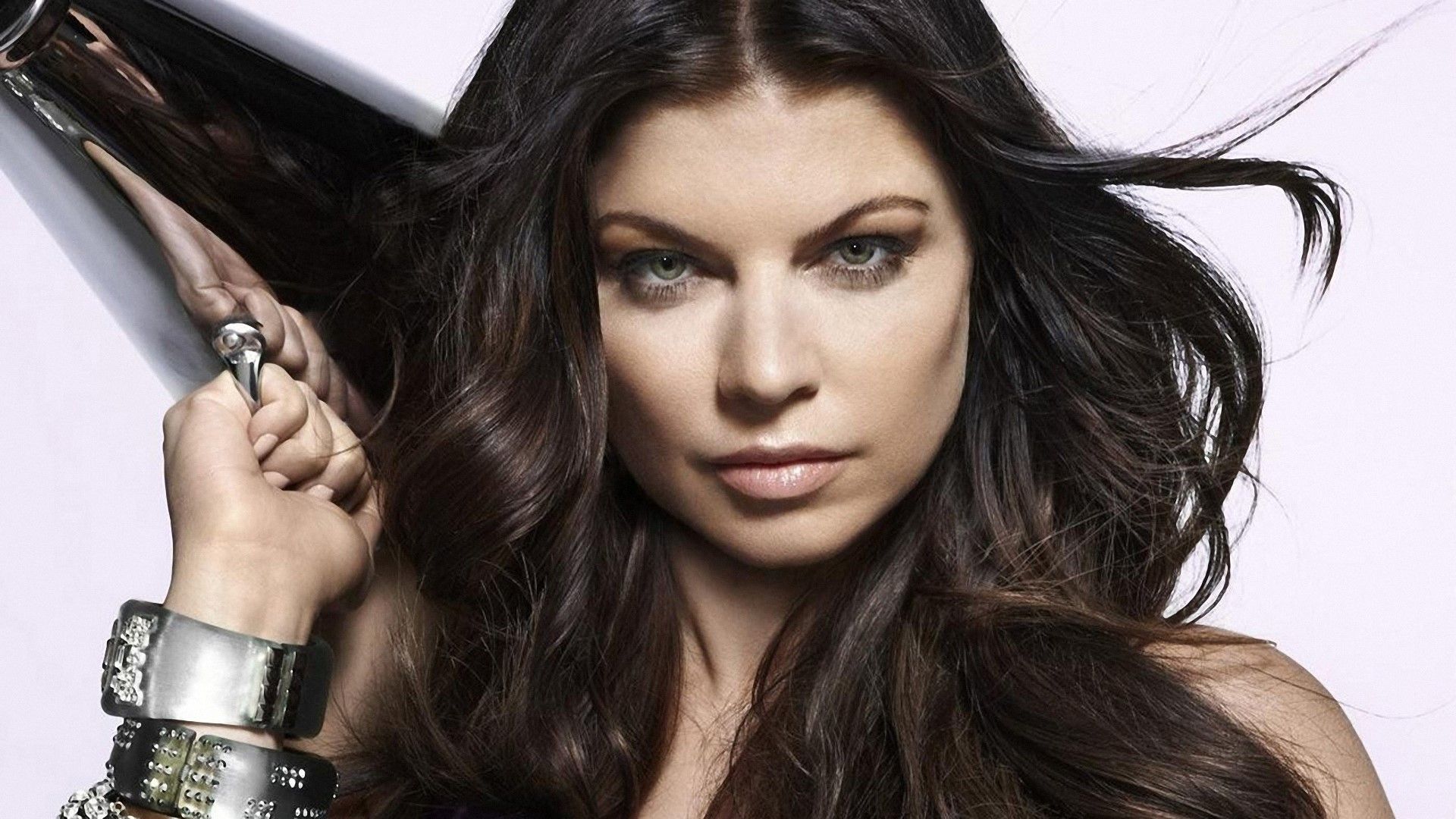 Fergie ritratto sfondo nero, 1024x768 HD, Laptop