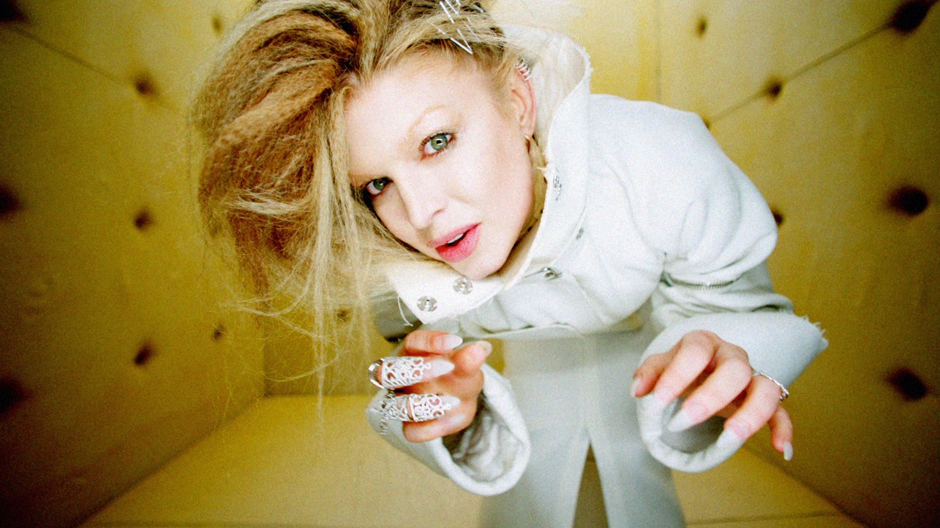 Fergie cantante seduta studio, 1280x1024 HD, Desktop