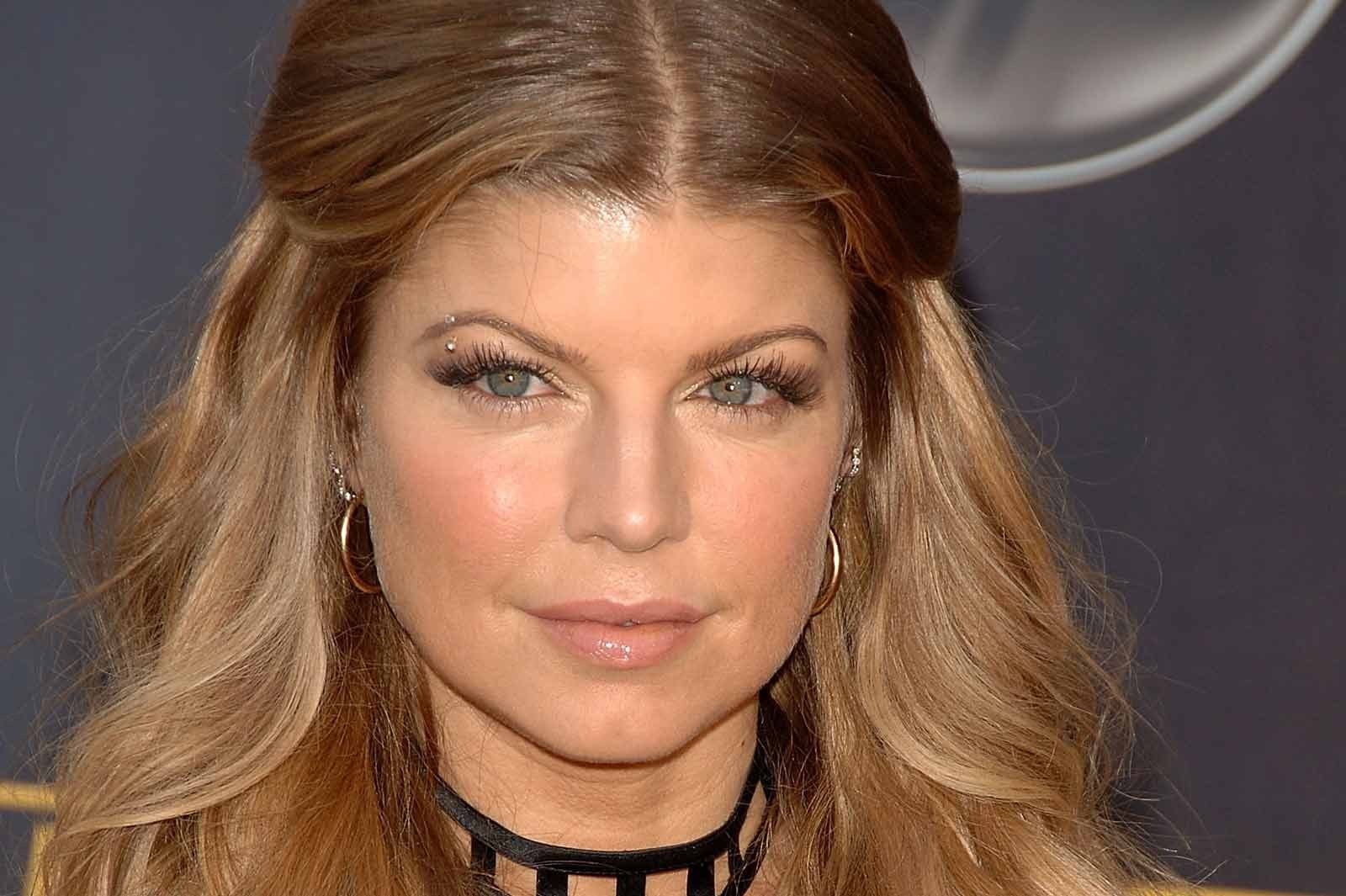 Fergie in tuta bianca, 1920x1080 Full HD 1080p, Laptop