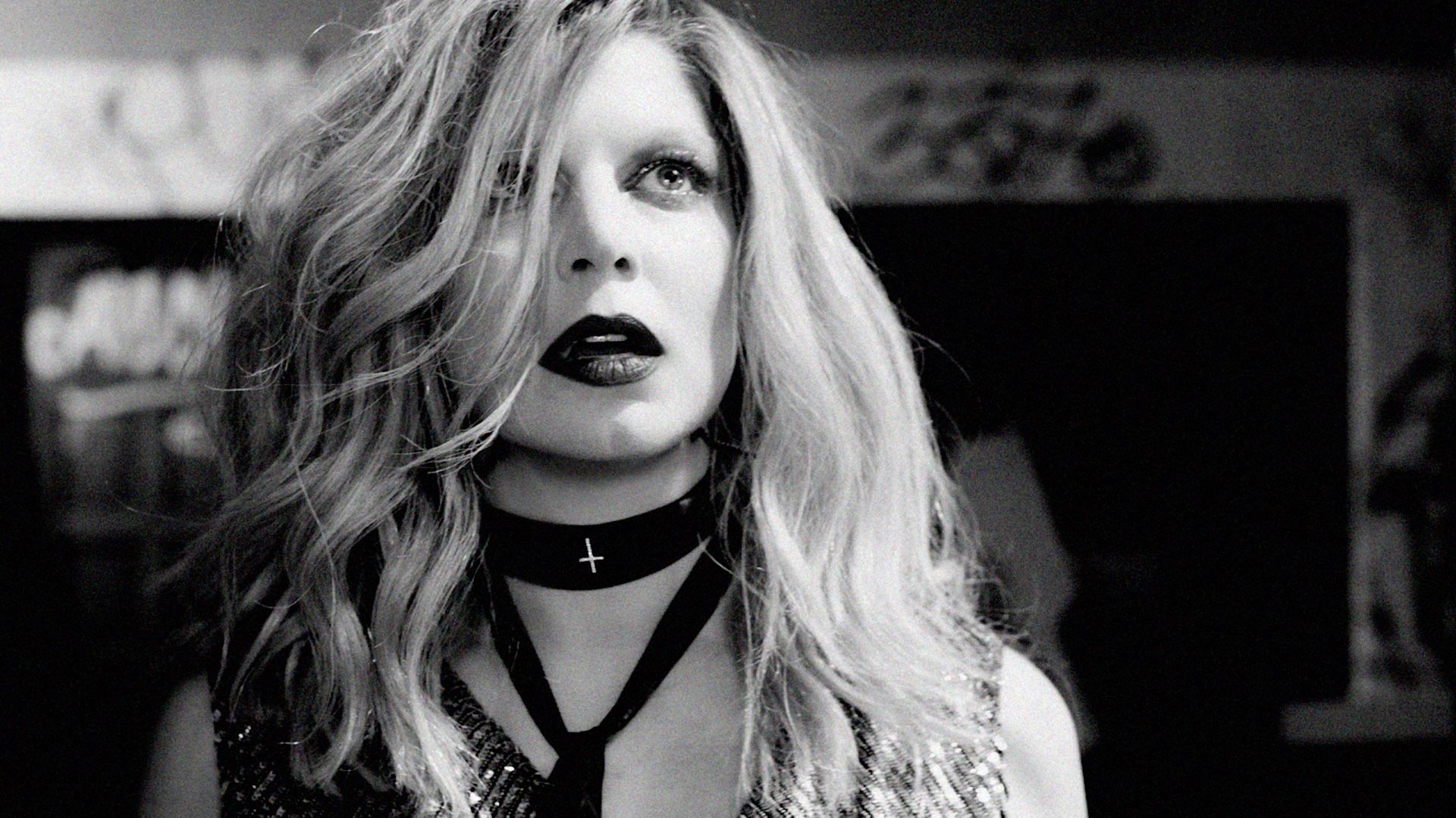 Fergie in maglietta nera, 1280x1024 HD, Desktop