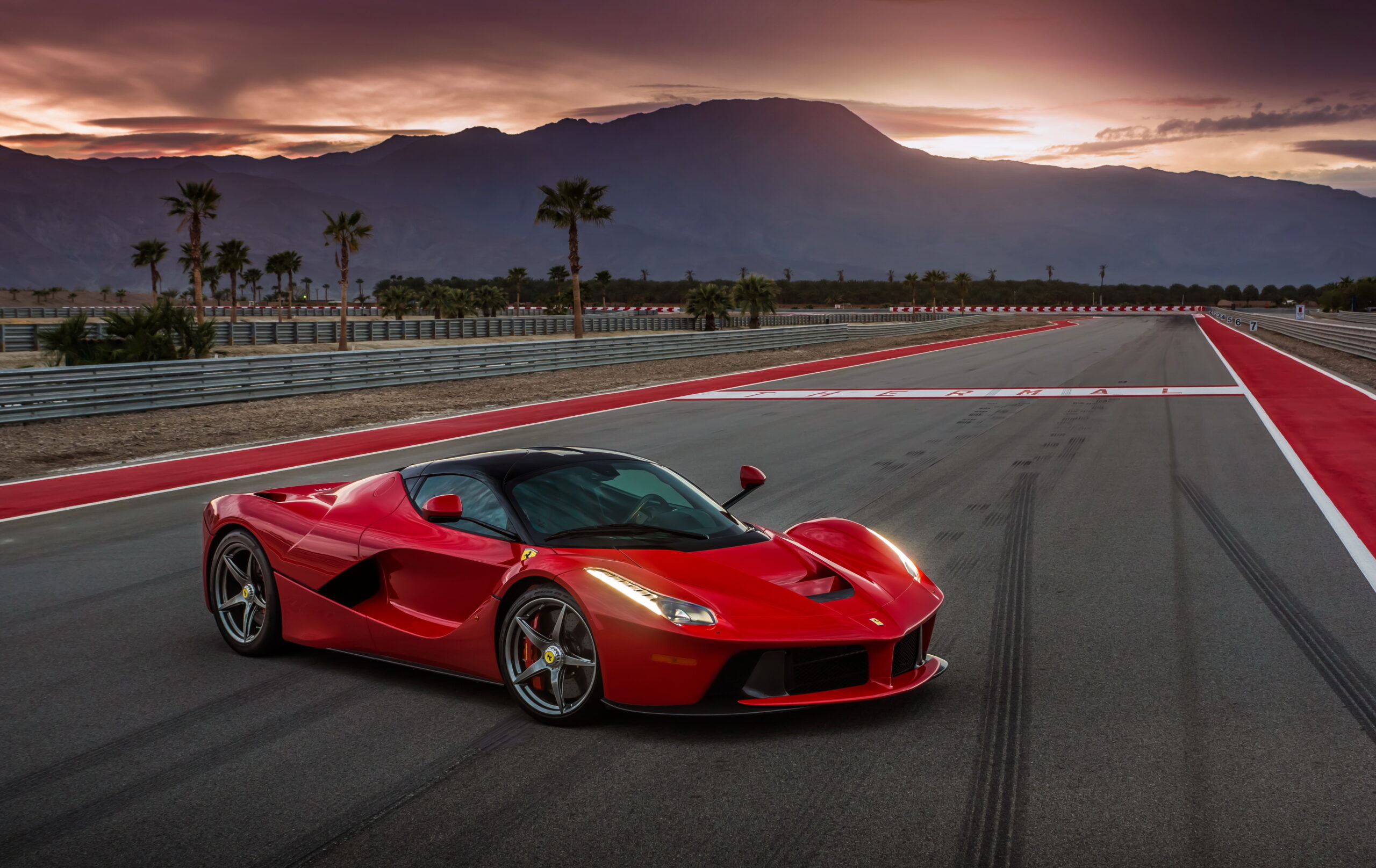 Ferrari LaFerrari rossa pista, 2560x1616 2K, Laptop