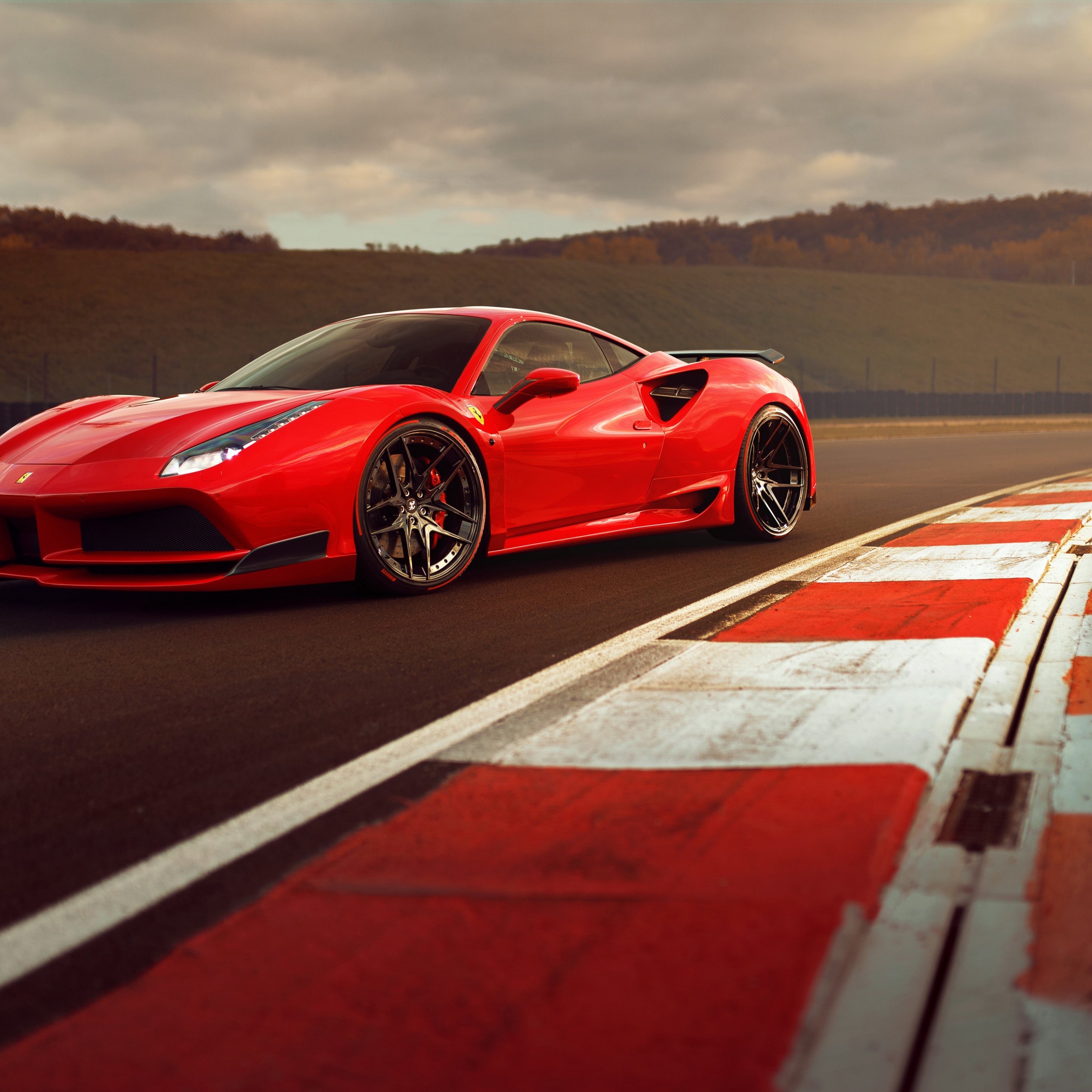 Ferrari 488 rossa in pista, 2932x2932 2K+, Monitor Gaming