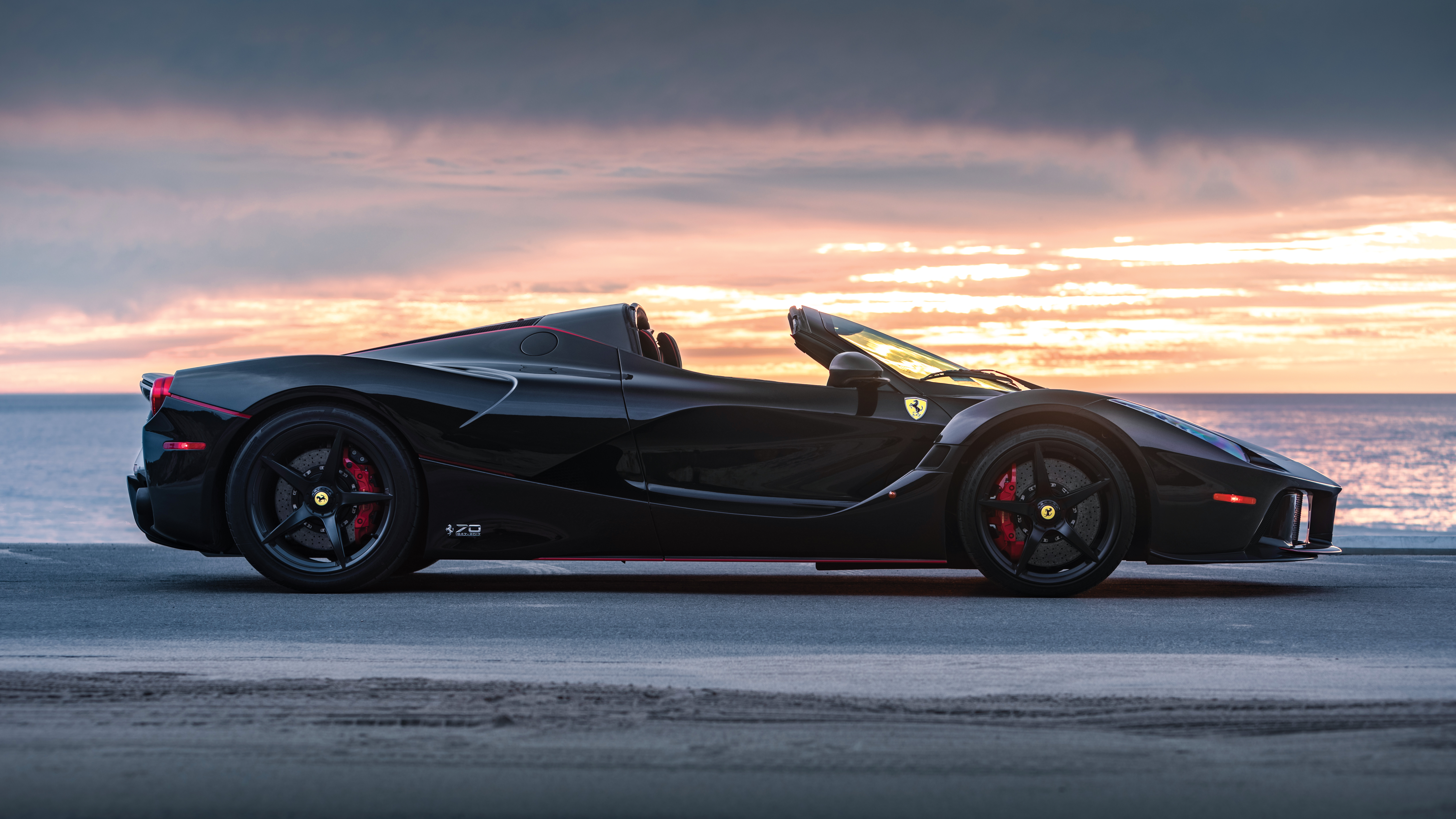 Ferrari nera al tramonto, 6588x3706 UHD, Monitor 4K