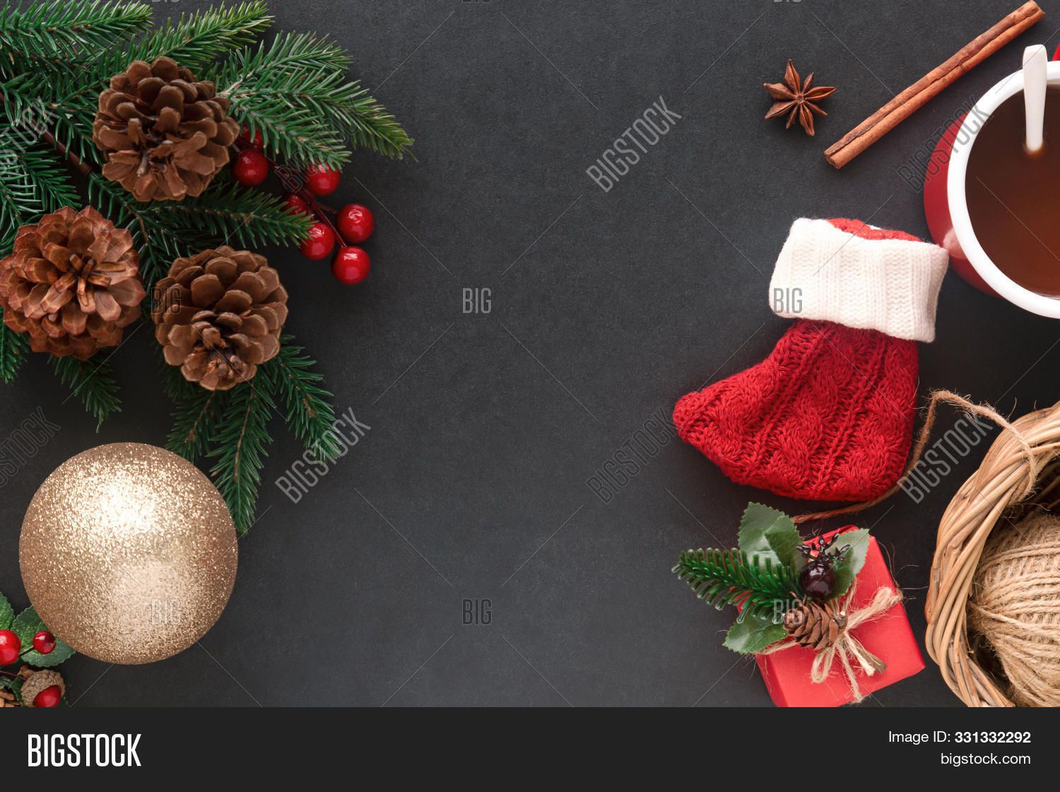 Decorazioni natalizie su sfondo nero, 1500x1120 HD, Desktop