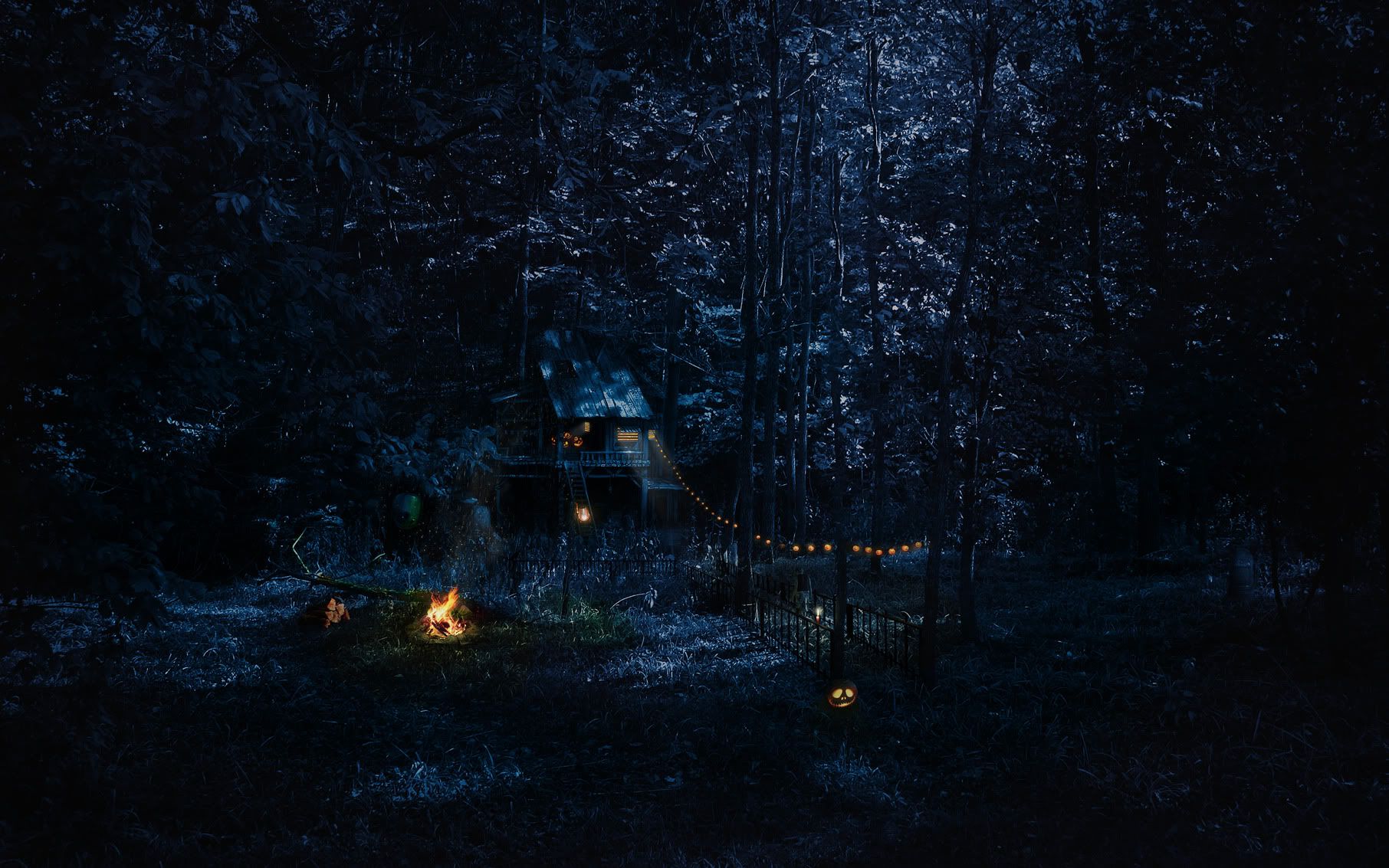 Casa buia nel bosco notturno, 1812x1133 900p, Desktop