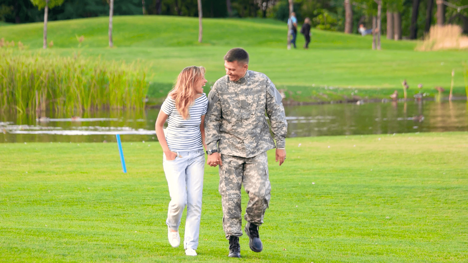 Coppia soldato militare parco, 1920x1080 1080p, Laptop