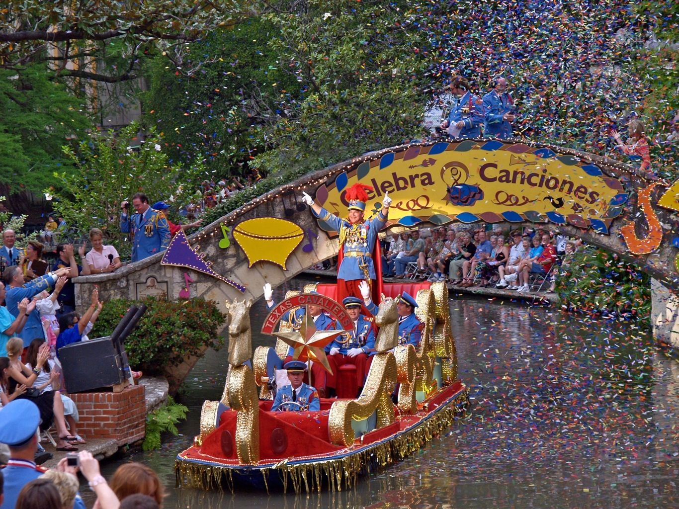 Barca parata Fiesta San Antonio, 1366x1024 720p, Laptop