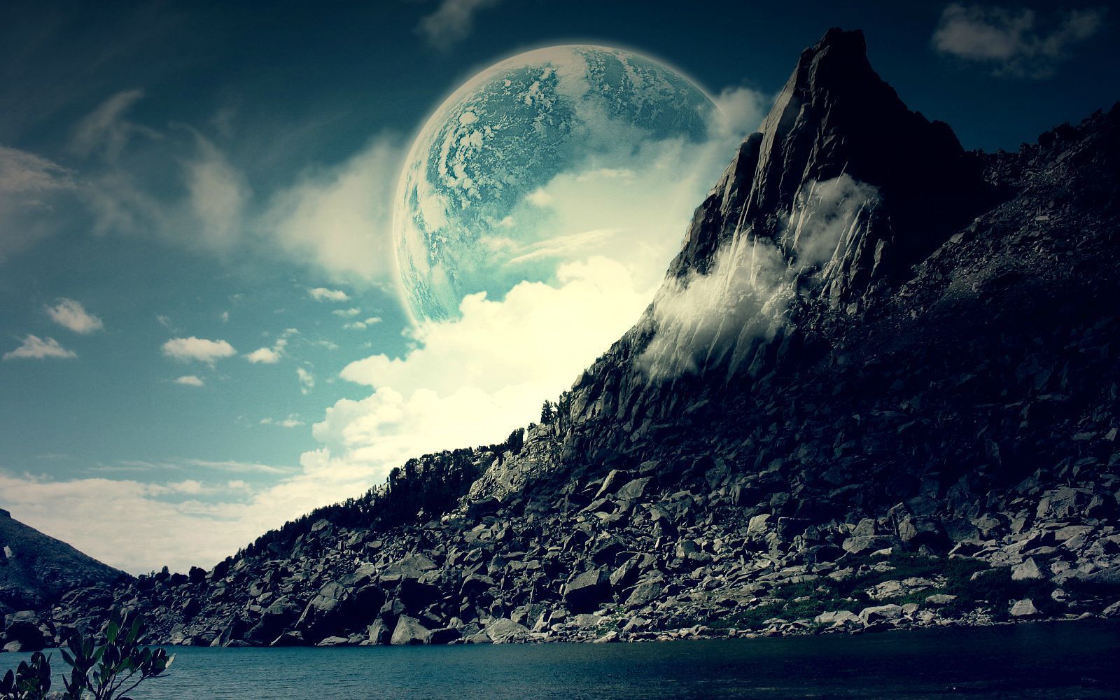 Montagna con luna gigante, 1600x1000 HD Ready, PC