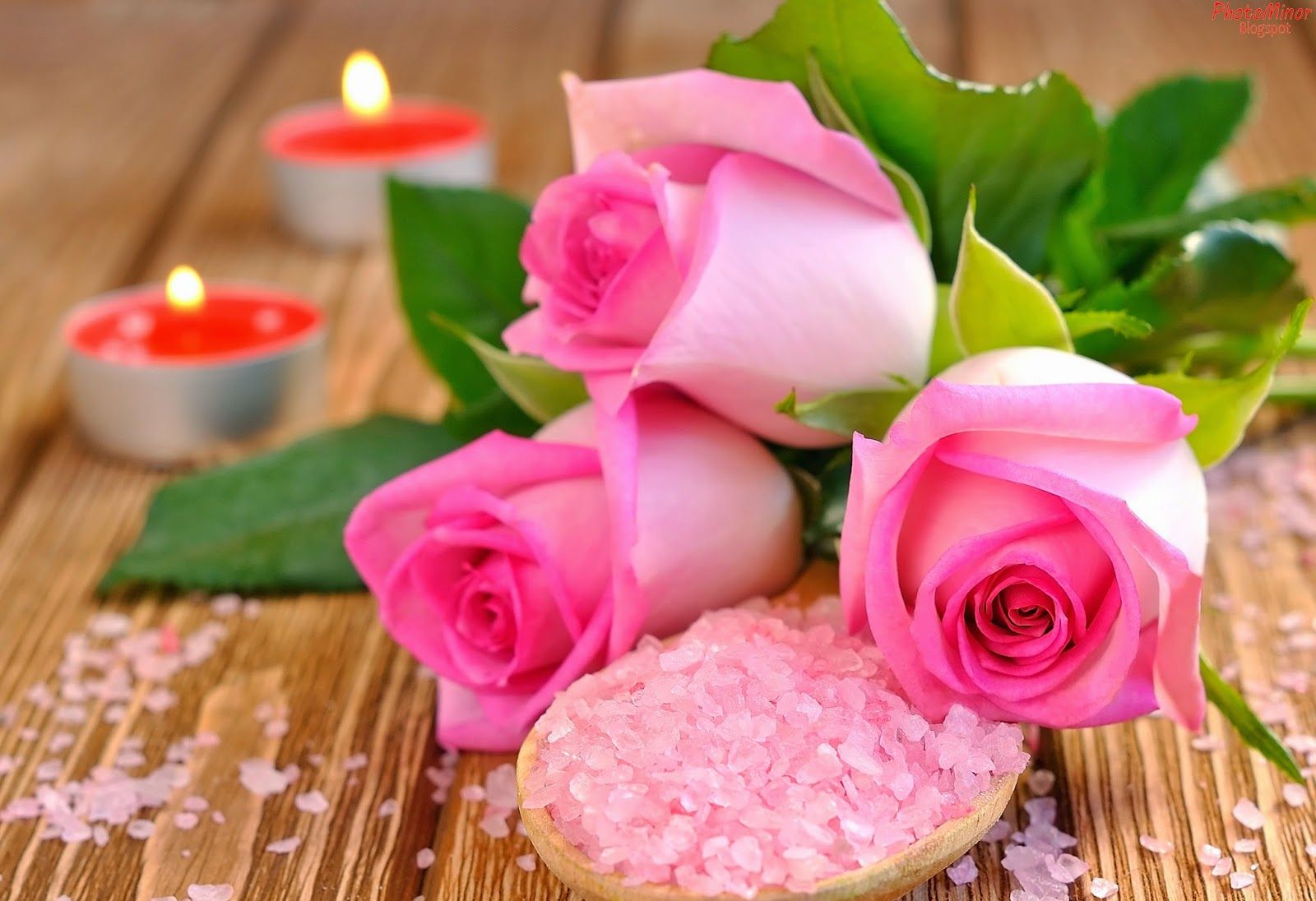 Rose rosa con candele, 1600x1096 HD, PC
