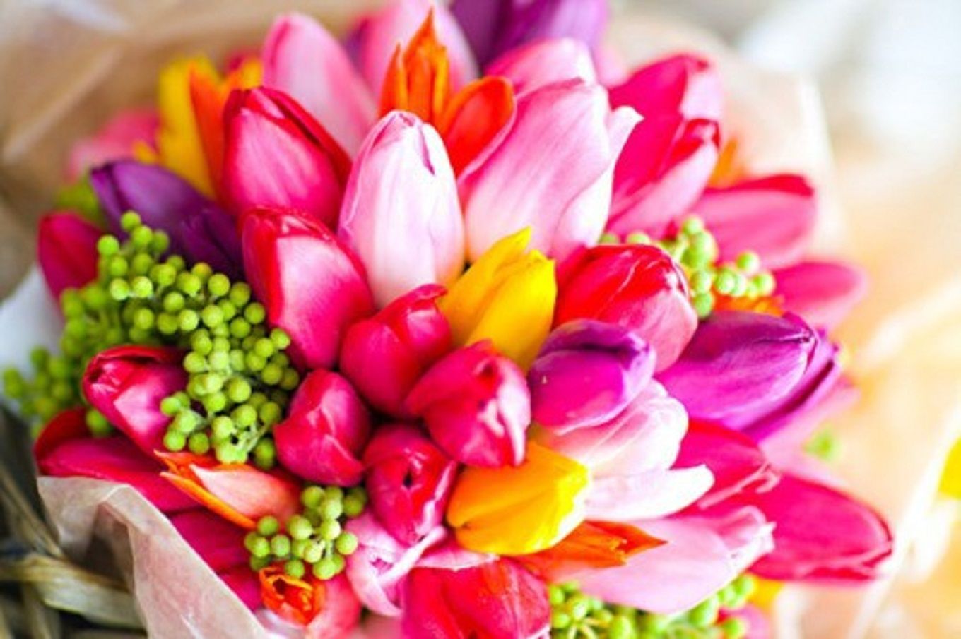 Bouquet di tulipani colorati, 1360x905 720p, Laptop