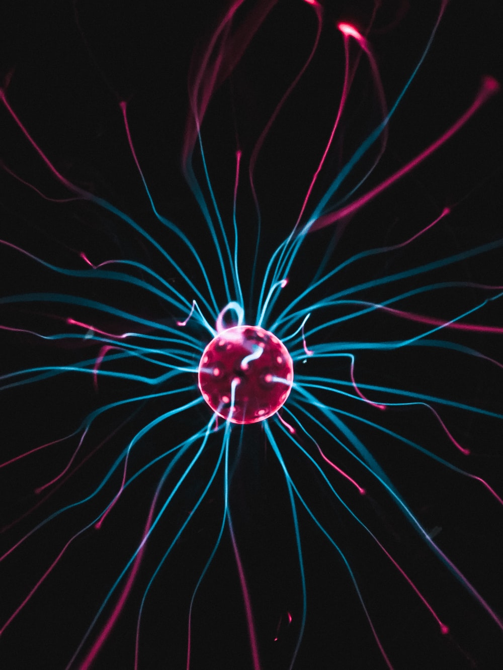 Sfera di plasma con filamenti luminosi, 1000x1333 Verticale, OnePlus