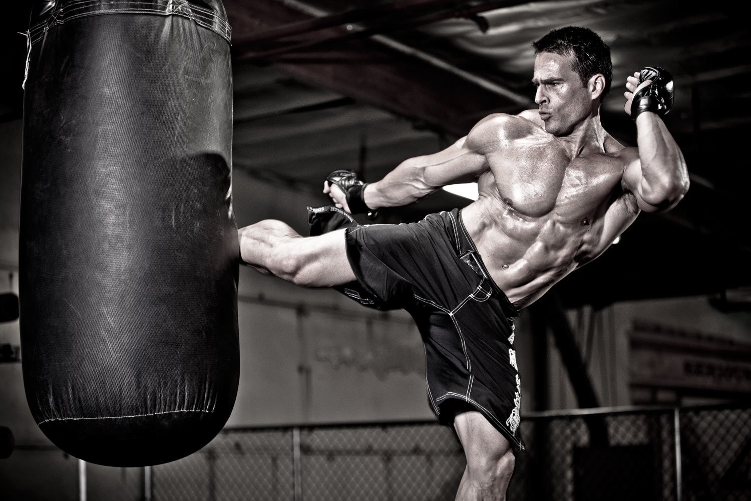 Uomo calcio sacco boxe, 1500x1000 720p, Laptop