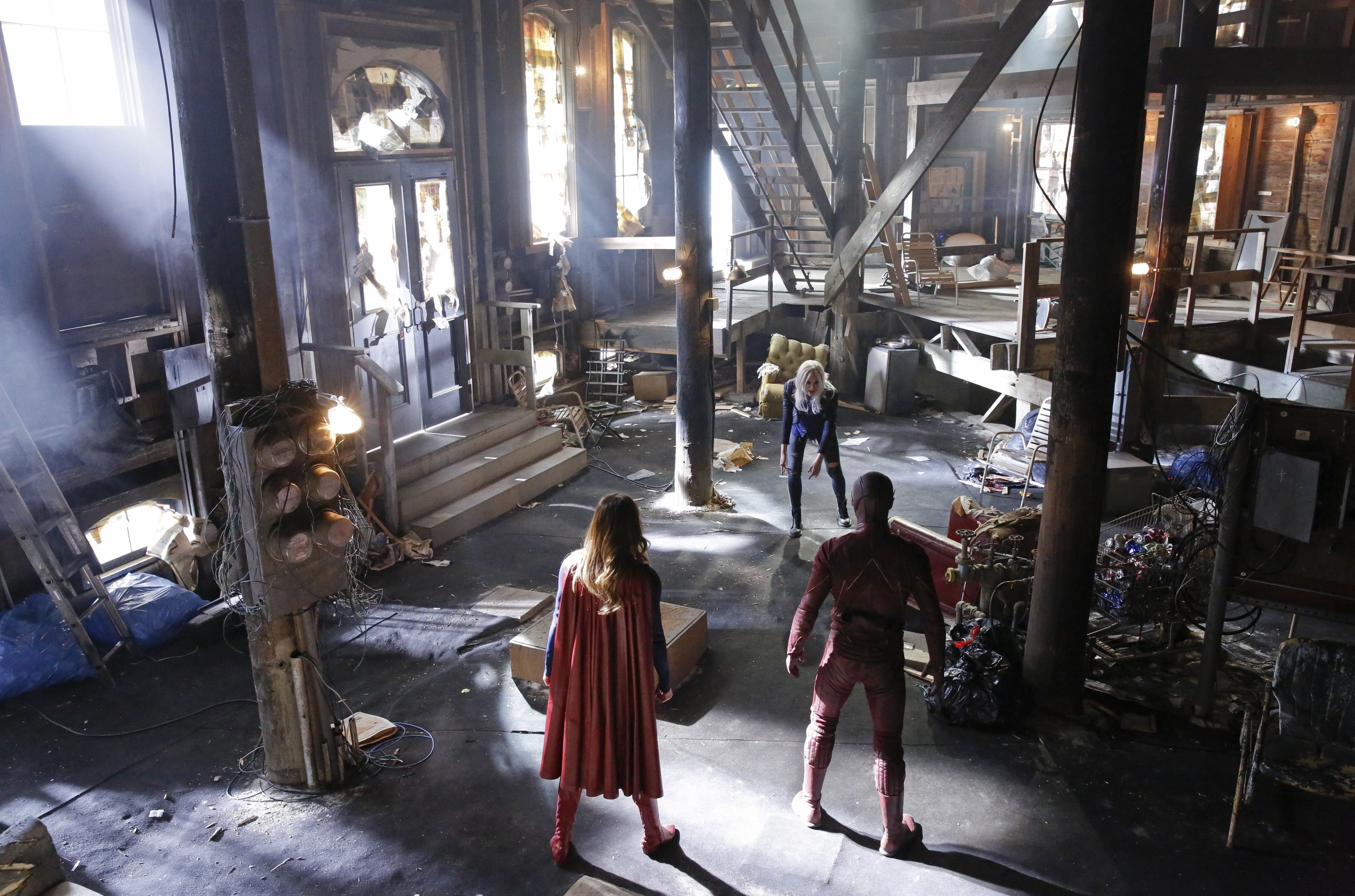 The Flash e Supergirl magazzino, 3840x2540 4K Ultra HD, Monitor 4K