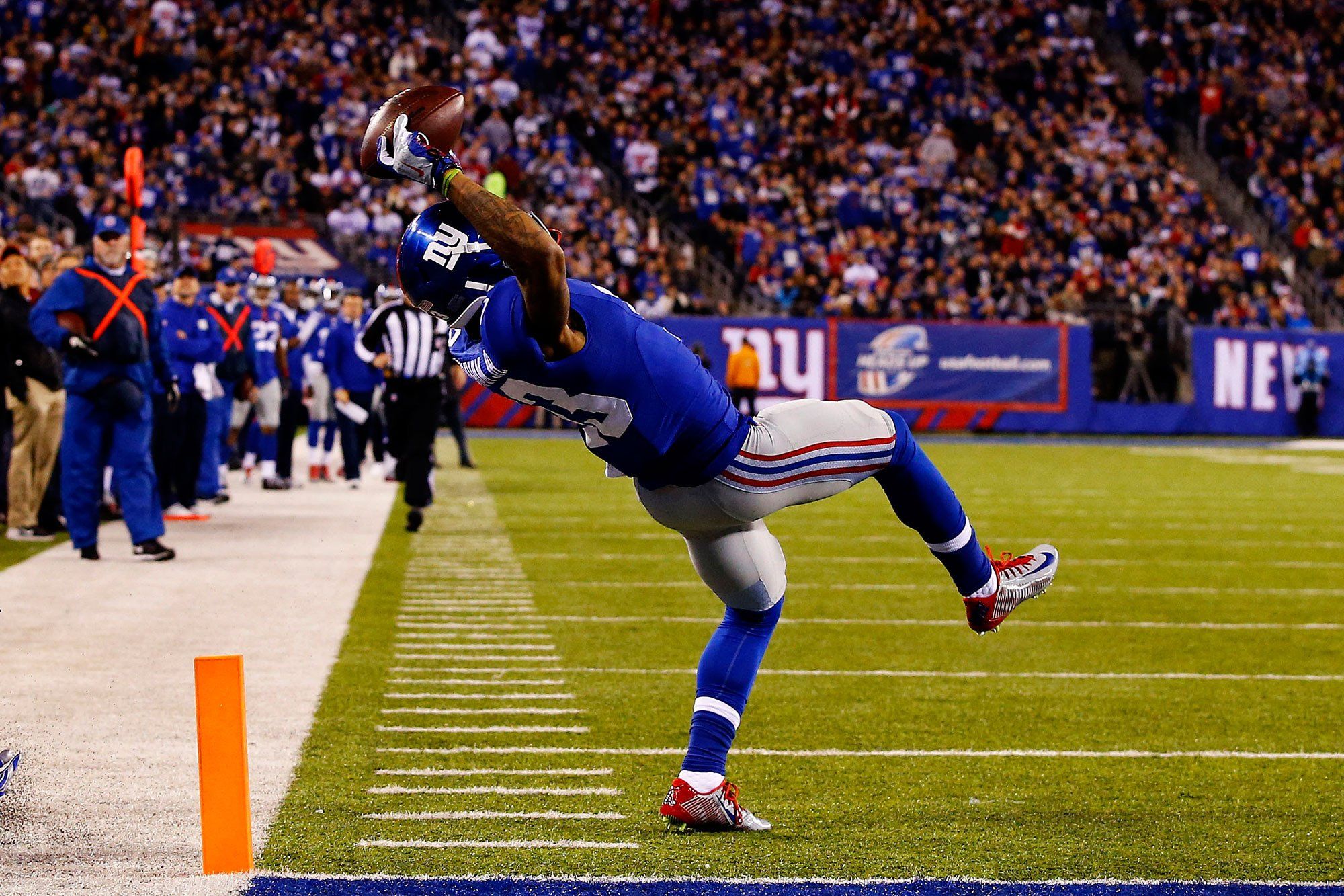 Giocatore NFL Giants riceve palla, 2000x1333 2K, Desktop
