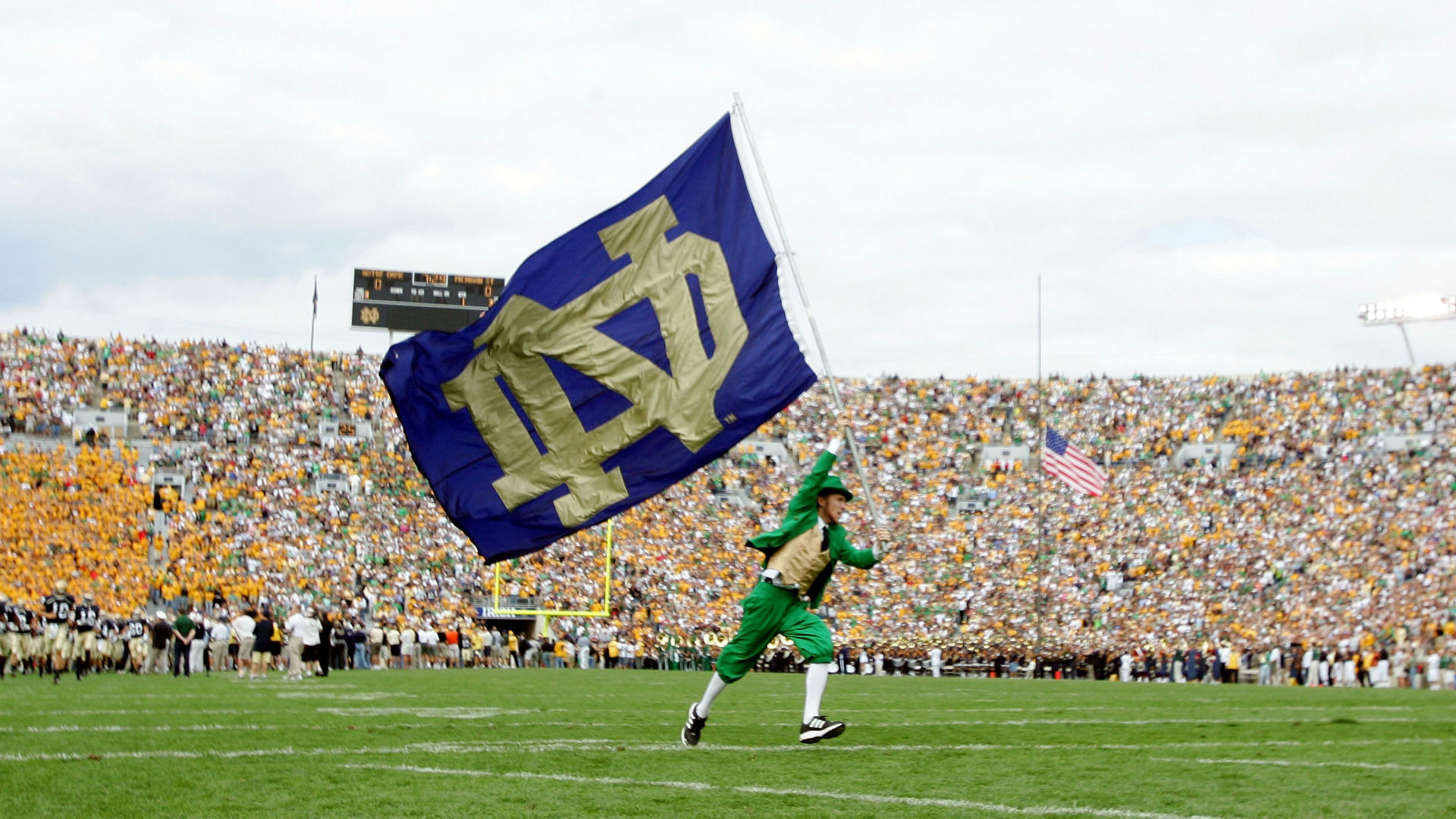 Caschi football Notre Dame verdi, 2705x986 Panoramico, Dual Screen