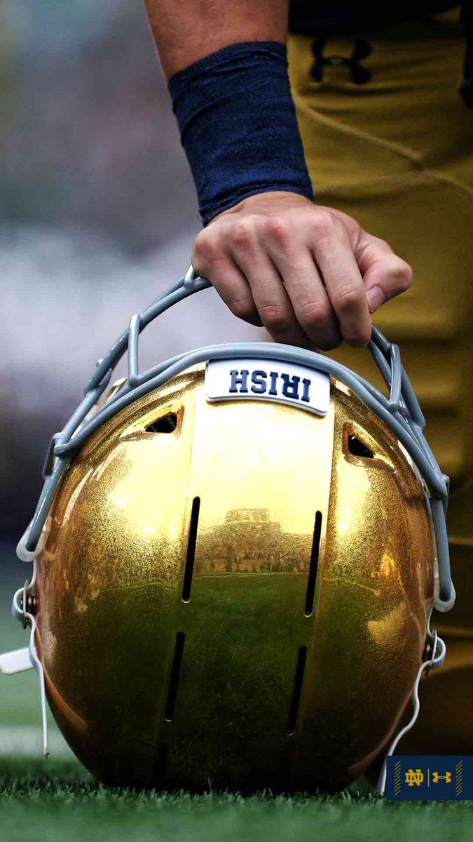 Giocatori football Notre Dame in campo, 1280x1024 HD, ROG Asus Laptop