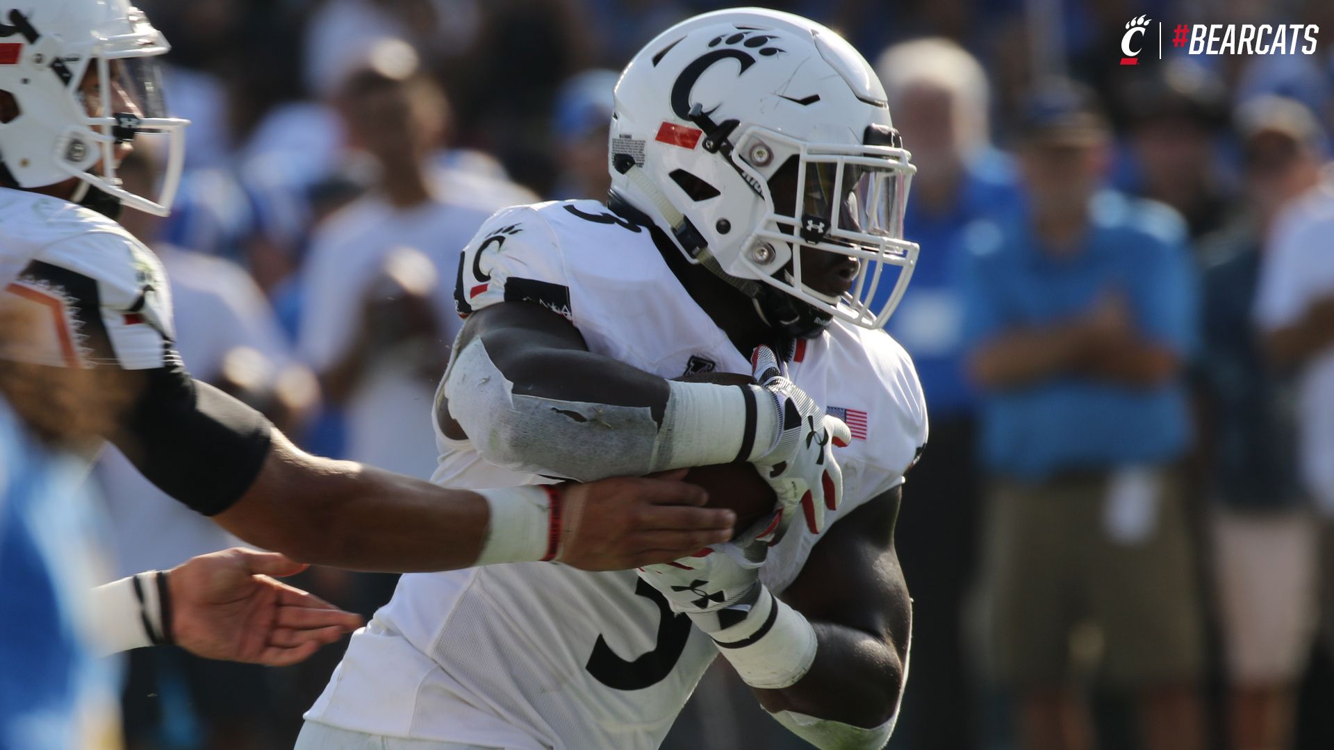 Giocatori football UCLA USC, 2104x1183 Hi-Res, iMac