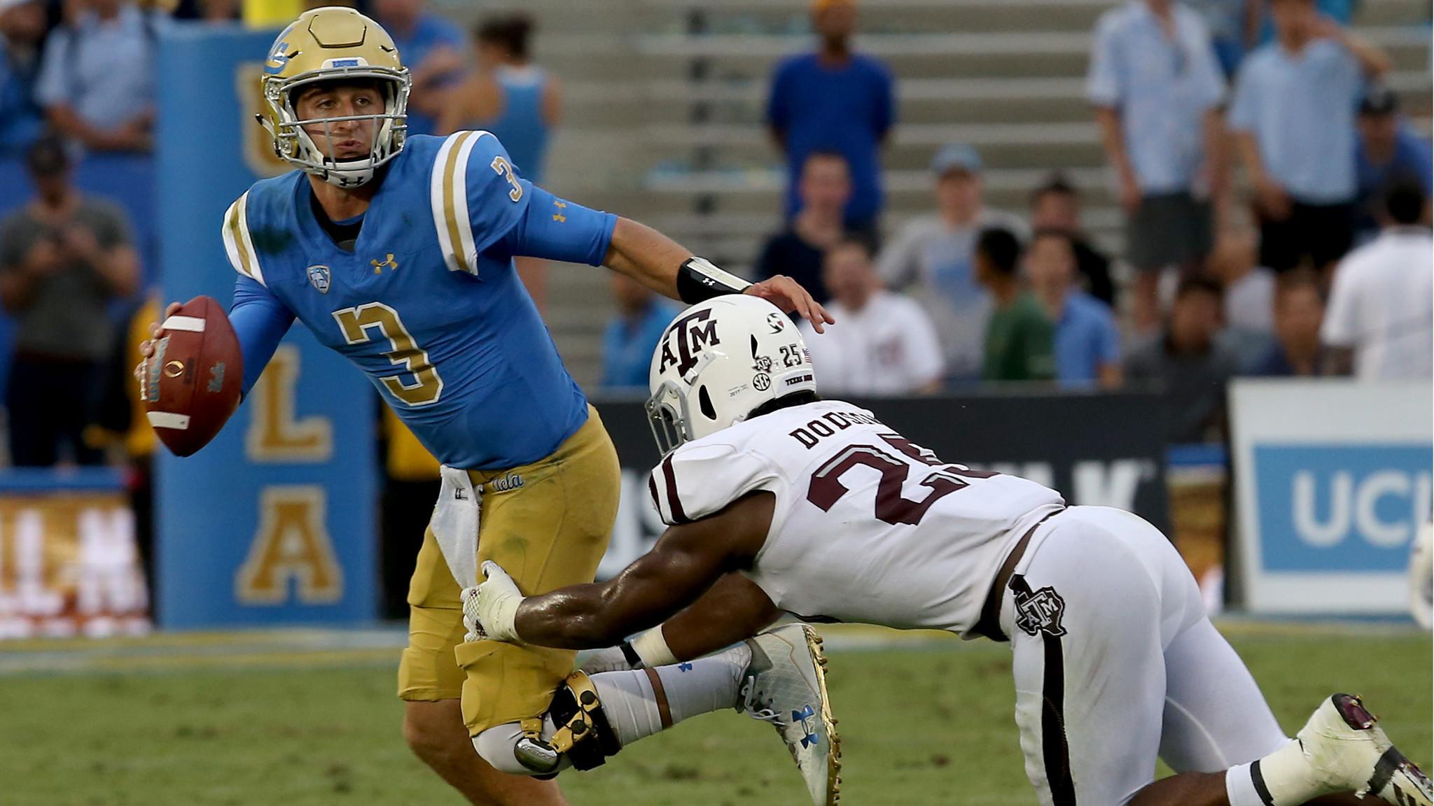 Squadra football UCLA in azione, 2879x2066 2K+, PC