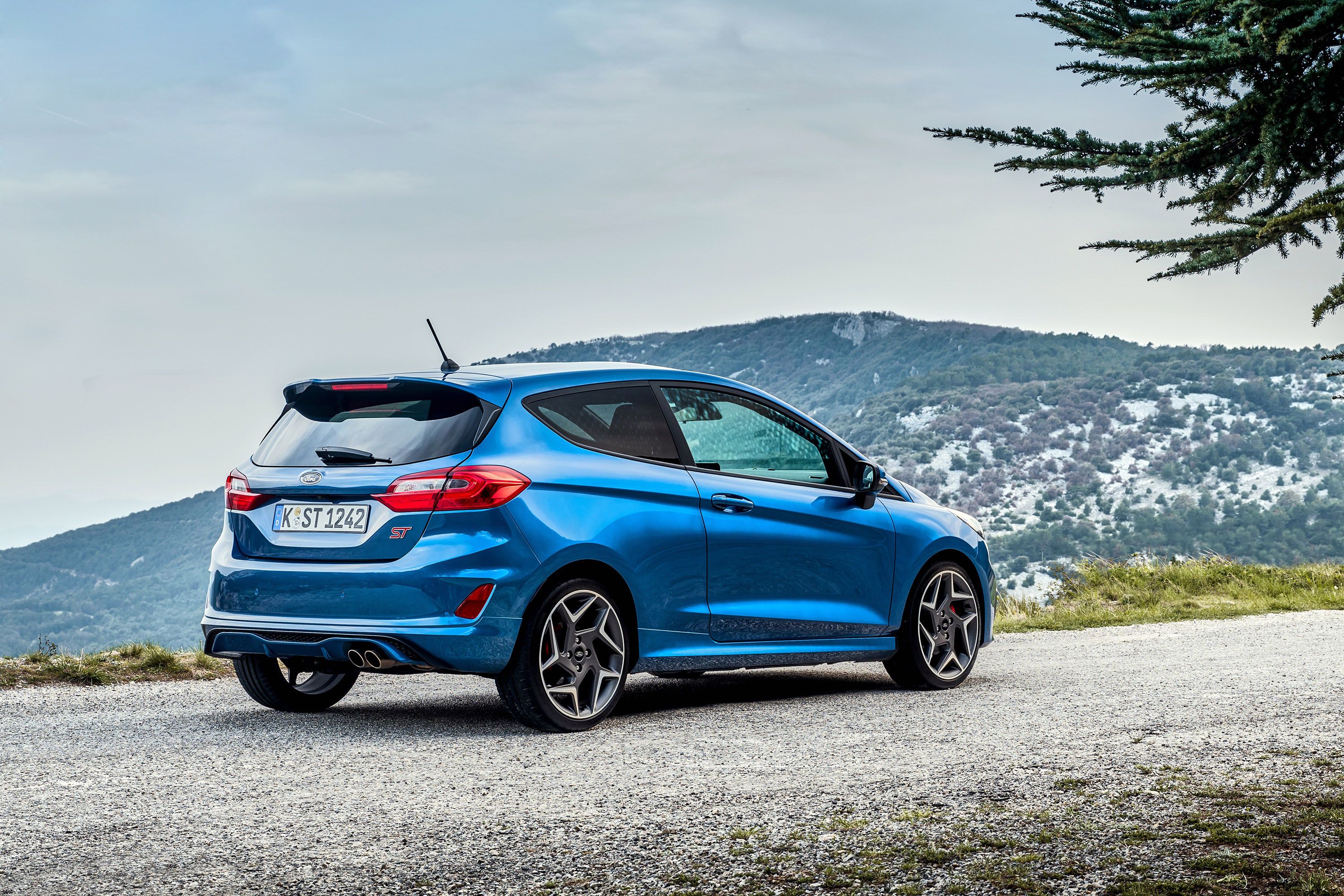 Ford Fiesta ST blu, 3000x2000 2K+, Desktop