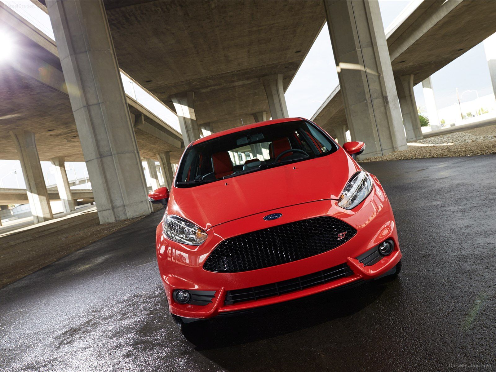 Ford Fiesta ST rossa, 1600x1200 HD Ready, PC