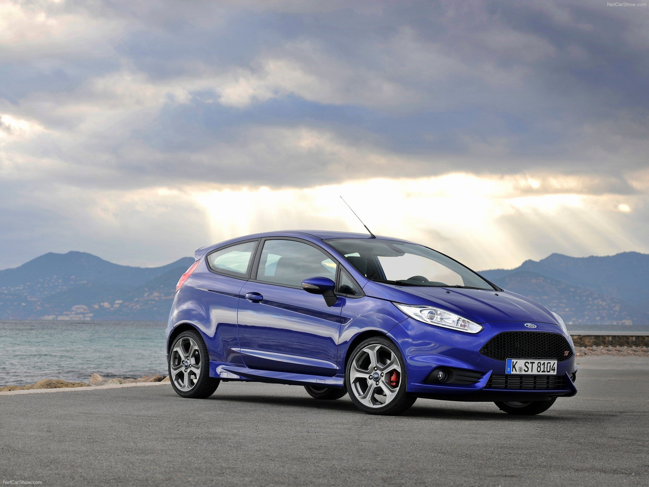 Ford Fiesta ST blu, 2560x1920 2K, Laptop