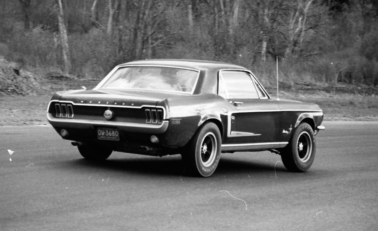 Ford Mustang 1968 bianco e nero, 1280x782 720p, Laptop